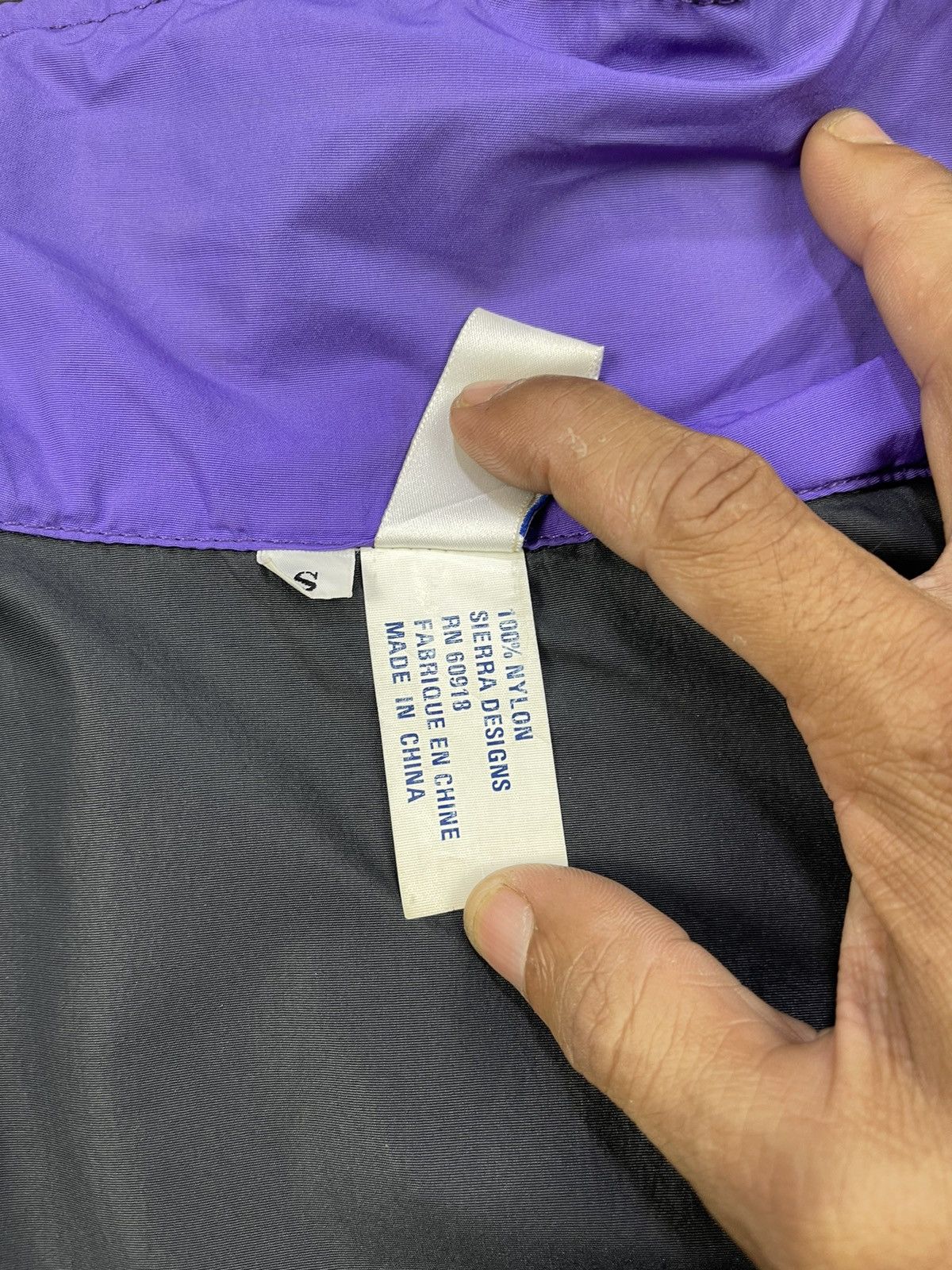 Sierra Designs Vtg 90s Sierra Design Back Pocket Nylon Jacket Size US S / EU 44-46 / 1 - 13 Thumbnail