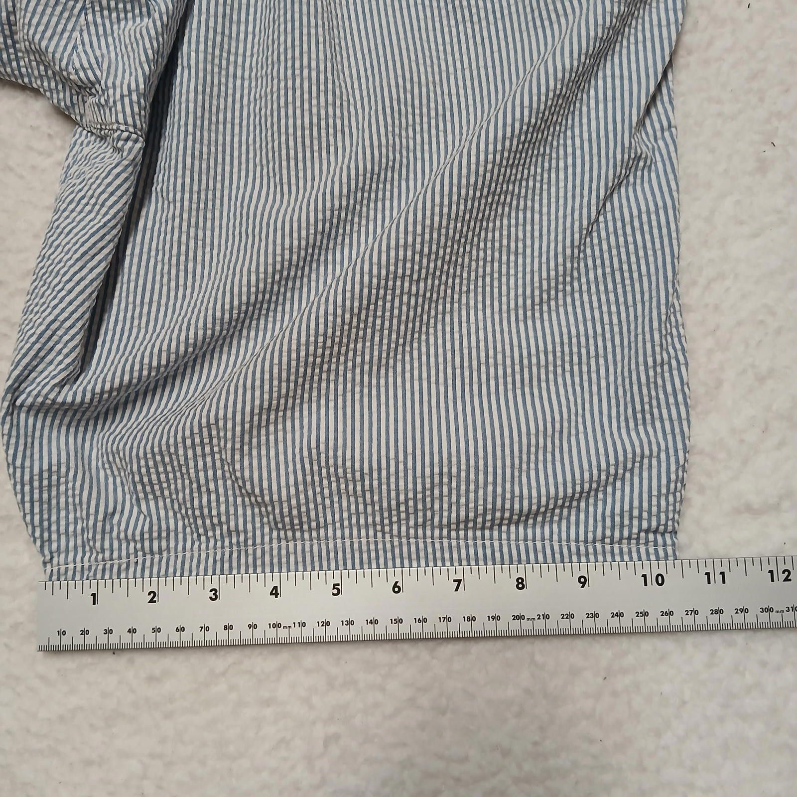 Abercrombie & Fitch Abercrombie & Fitch Men's Sz 31 Blue White Striped Shorts Size US 31 - 7 Thumbnail