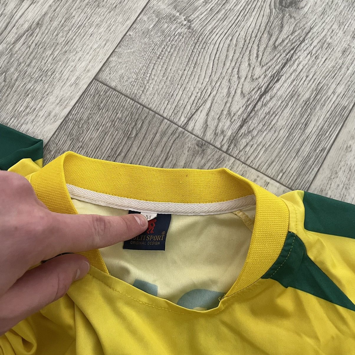 Other Brasil Jersey tee shirt Home Kit Ronaldo style brazil Size US M / EU 48-50 / 2 - 4 Thumbnail