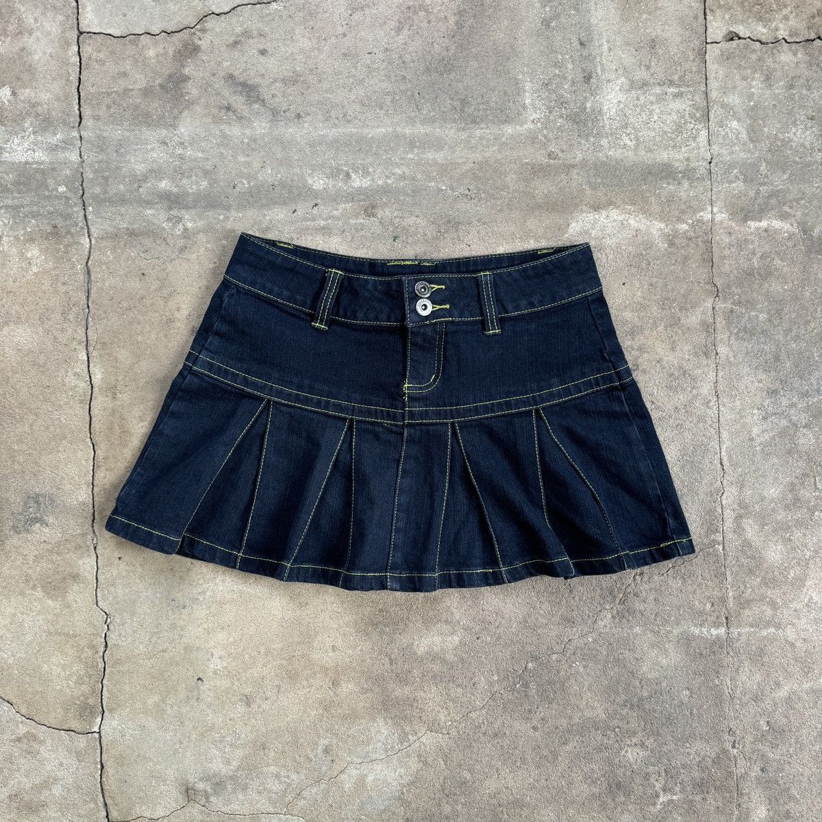 Vintage Vintage Y2K Clockhose Denim Mini Skirt Size 25" / US 0 / IT 36 - 1 Thumbnail