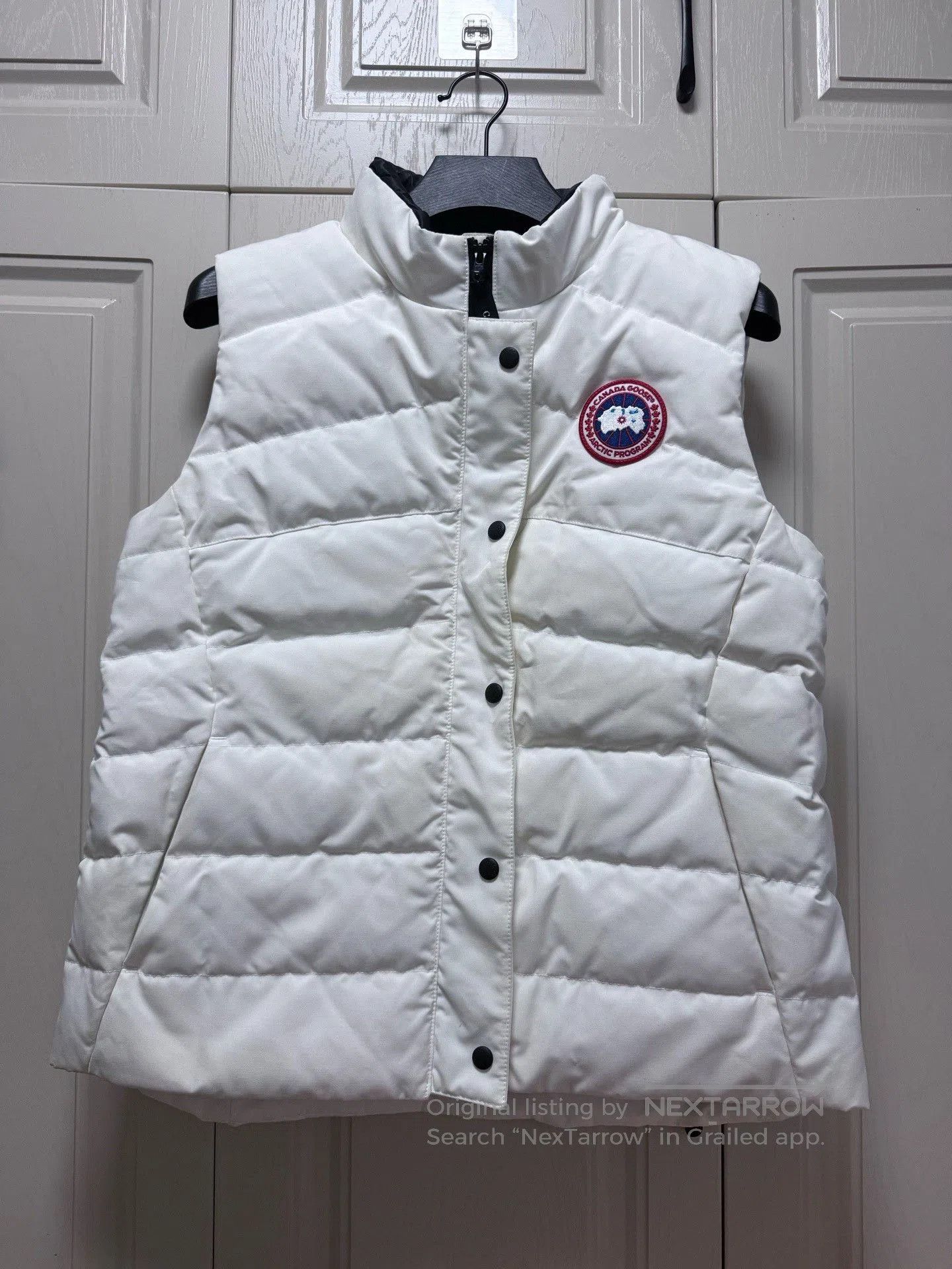 Canada Goose Canada Goose White Down Vest Size L. Size US L / EU 52-54 / 3 - 1 Thumbnail