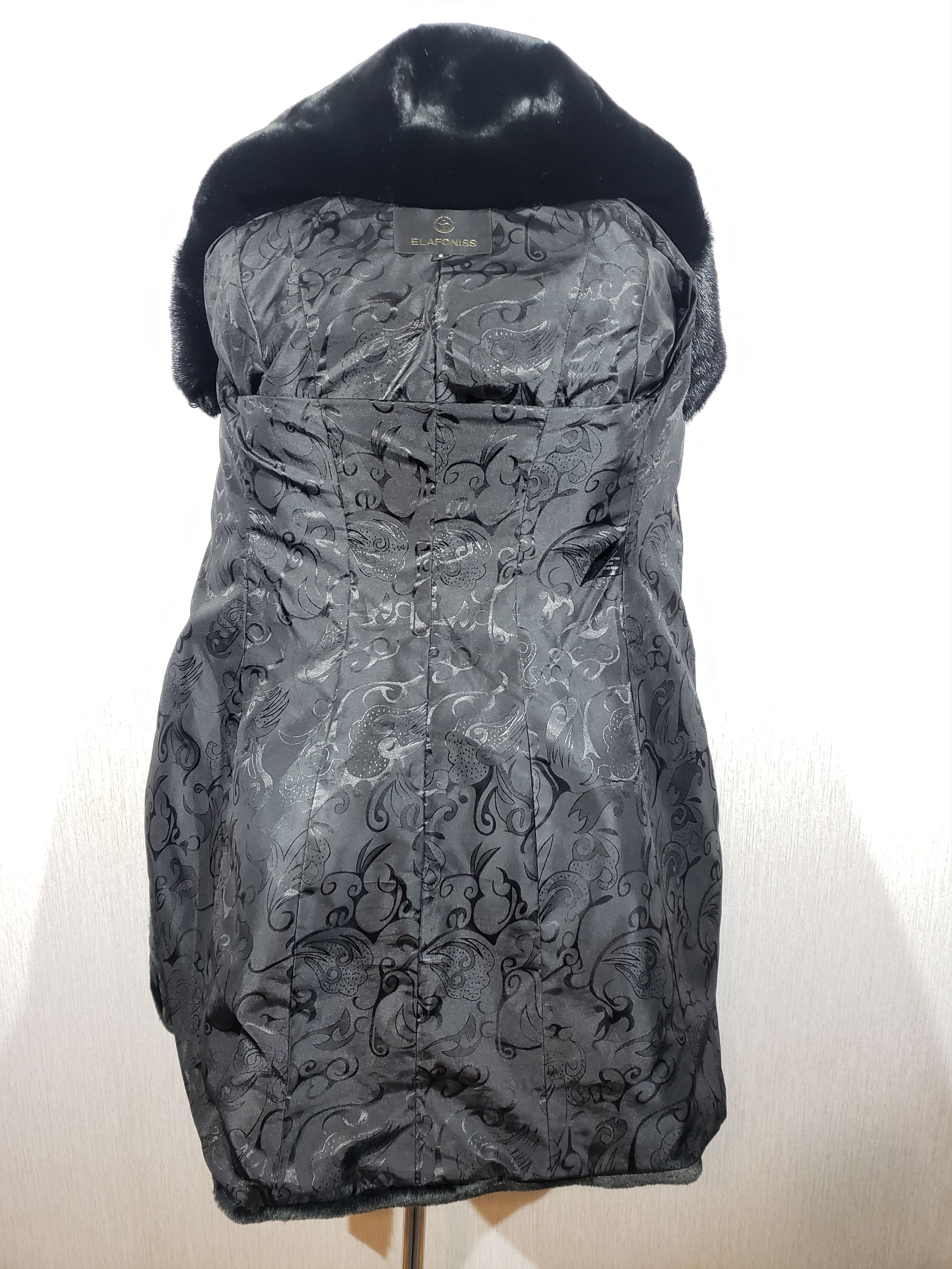 Other Women's fur coat made of warm, reliable faux fur. Size S / US 4 / IT 40 - 7 Thumbnail