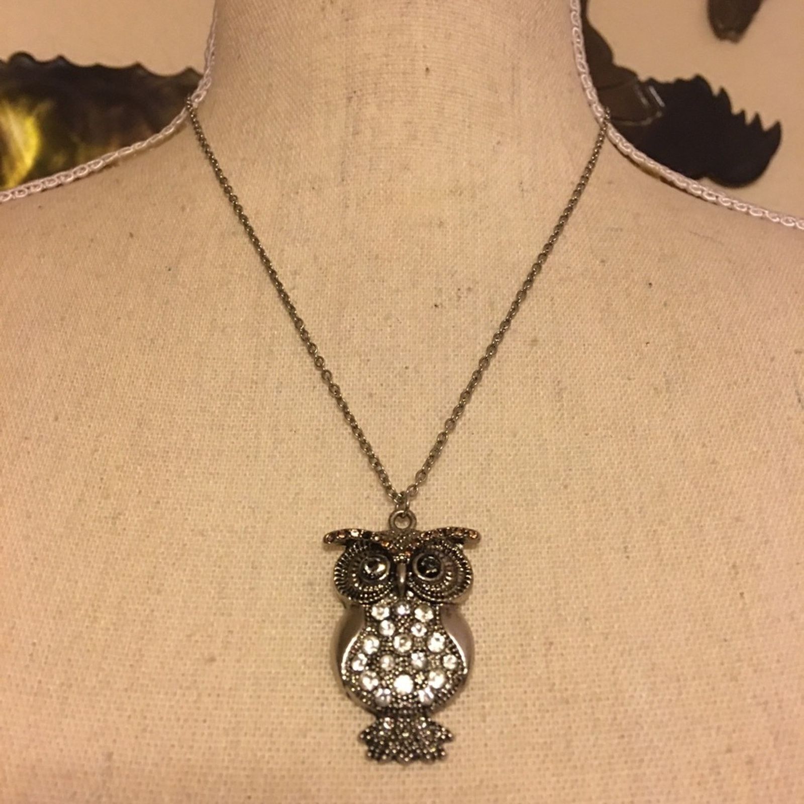 Vintage Vintage rhinestone owl pendant on silver chain Size ONE SIZE - 1 Thumbnail