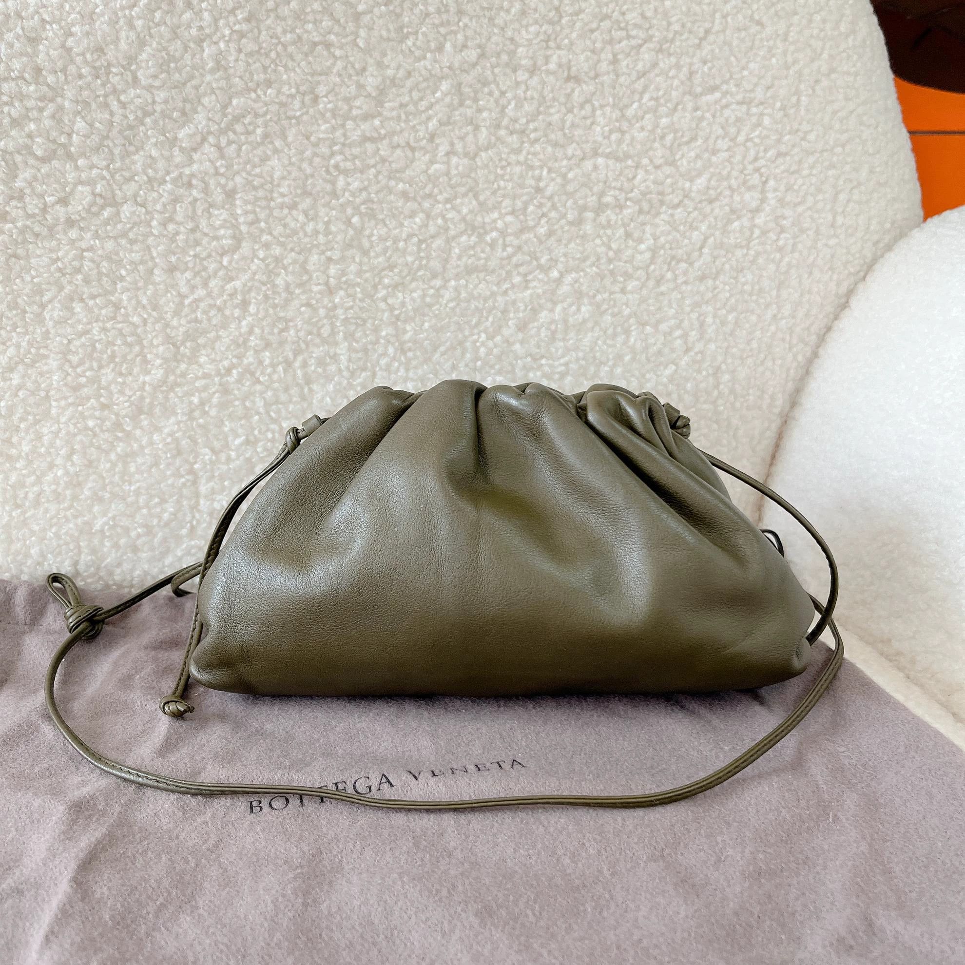 Bottega Veneta BV Cloud Bag 21x12 Pre-Owned Size ONE SIZE - 1 Thumbnail