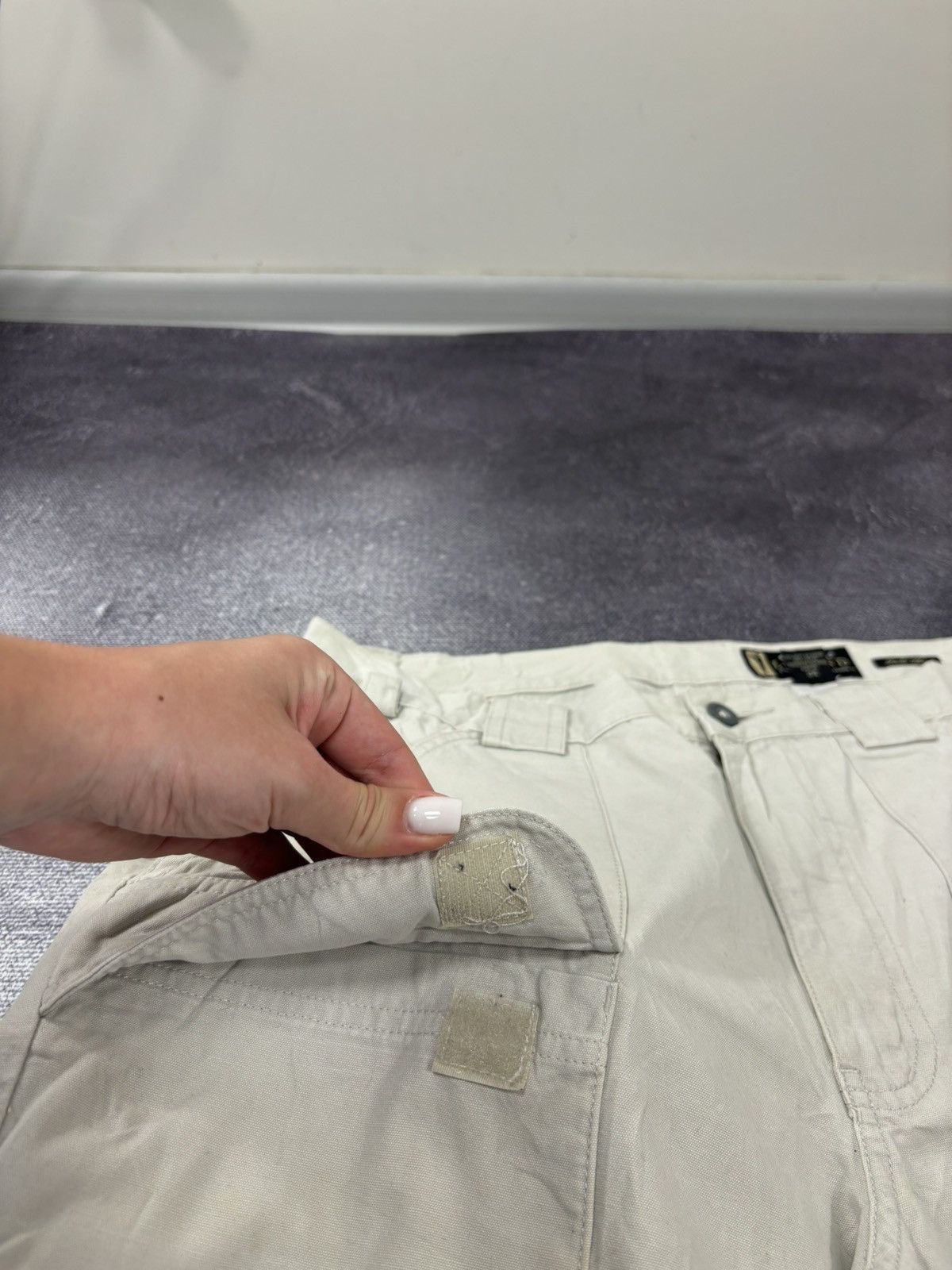 Eddie Bauer Vintage Eddie Bauer Legend Beige Utility Field Cargo Shorts Size US 34 / EU 50 - 7 Thumbnail