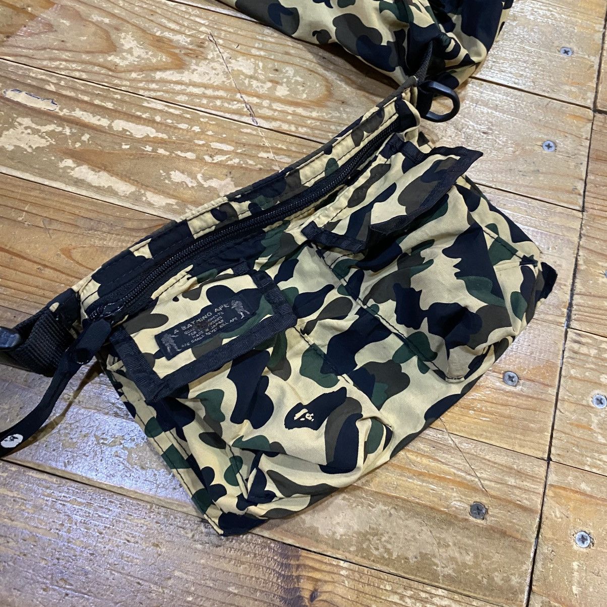 Bape RARE OG Bape 1st camo triple shoulder bag Size ONE SIZE - 6 Thumbnail