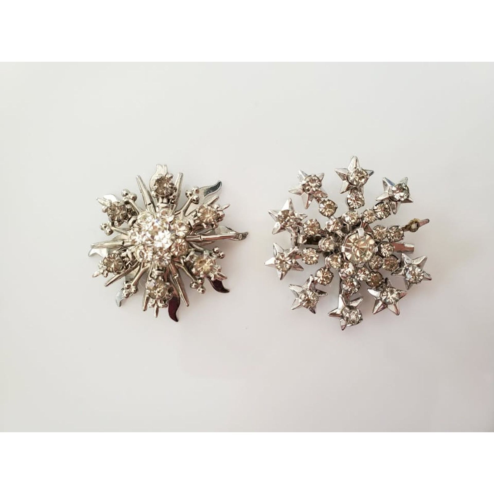 Other Vintage Snowflake Clear Rhinestone Brooch Lot of 2 Size ONE SIZE - 1 Thumbnail