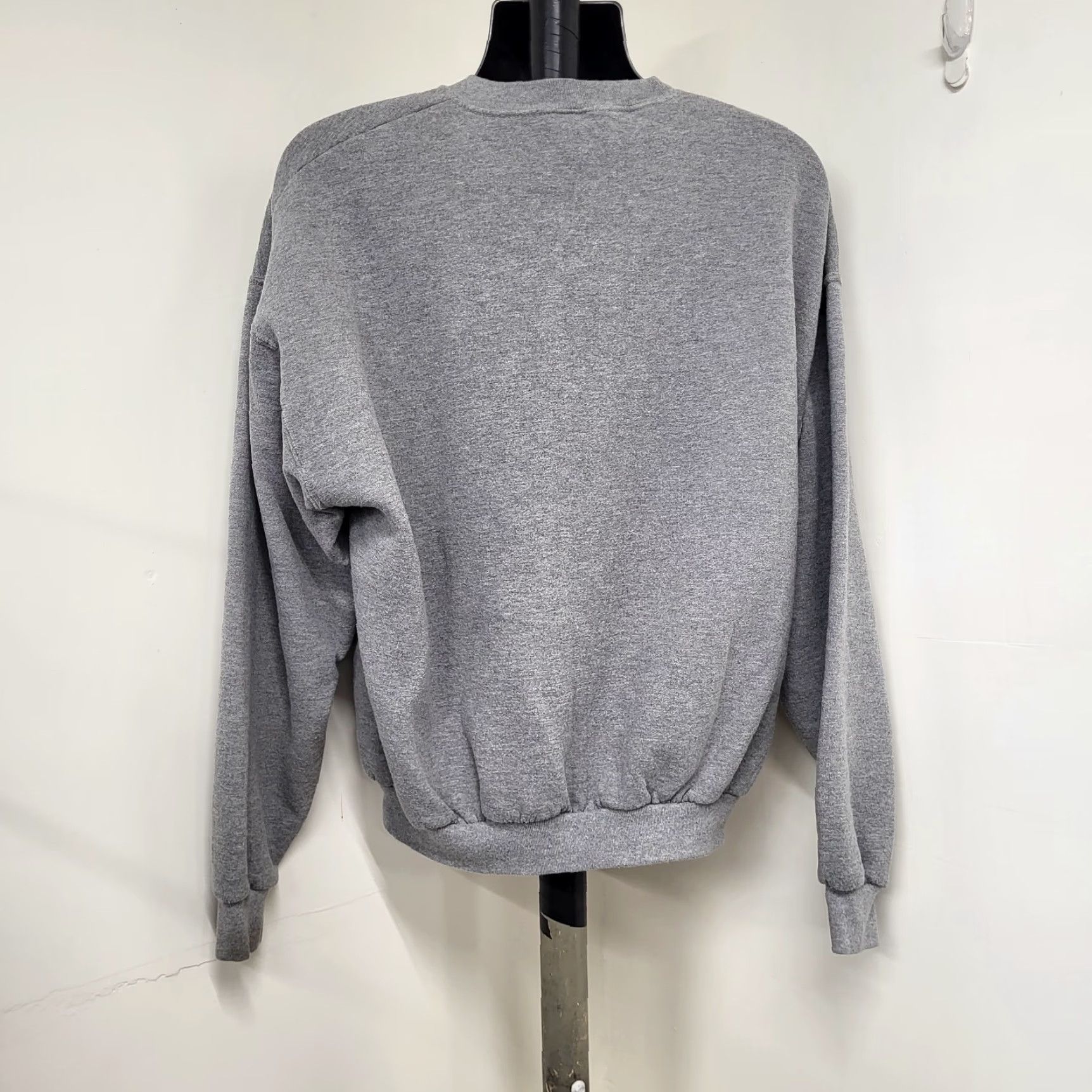 Vintage VINTAGE Deer Hunting An American Tradition Sweatshirt Men's XL Crewneck Long Sleeve Gray Cotton Jerzees 90s USA Hunting Mens Size US XL / EU 56 / 4 - 5 Thumbnail