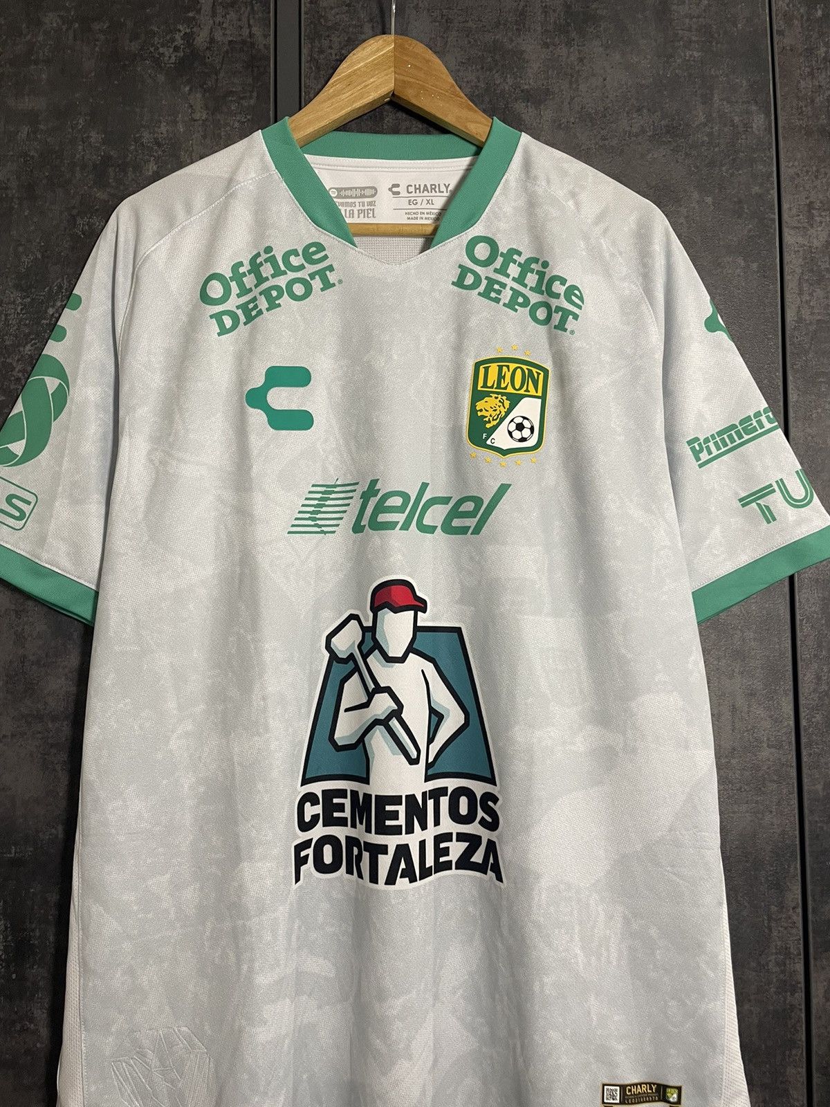 Vintage Rare Leon 2021 Soccer Team Away Jersey Blokecore Size US XL / EU 56 / 4 - 5 Thumbnail