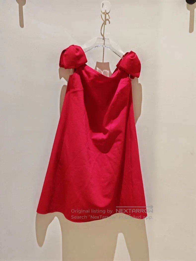 Valentino Valentino Red shoulder three-dimensional bow A- Size S / US 4 / IT 40 - 1 Thumbnail