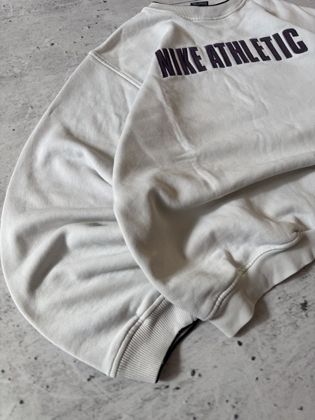 Nike × Vintage NIKE VINTAGE CENTER LOGO OVERSIZE BAGGY FIT SWEATSHIRT Size US S / EU 44-46 / 1 - 4 Thumbnail