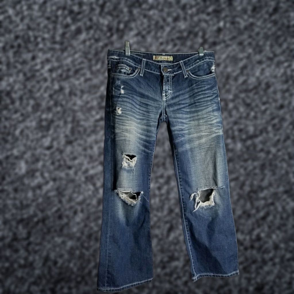 Vintage BKE Stella Cropped Jeans Distressed Medium Wash Women Size 27X24 Jeans Women Cropped Distressed Medium Wash 27 X 24 Size 27" / US 4 / IT 40 - 1 Thumbnail