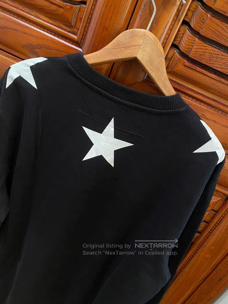 Givenchy Givenchy Red Star Hoodie OS Version Size XS worn 2 times Size US XS / EU 42 / 0 - 7 Thumbnail