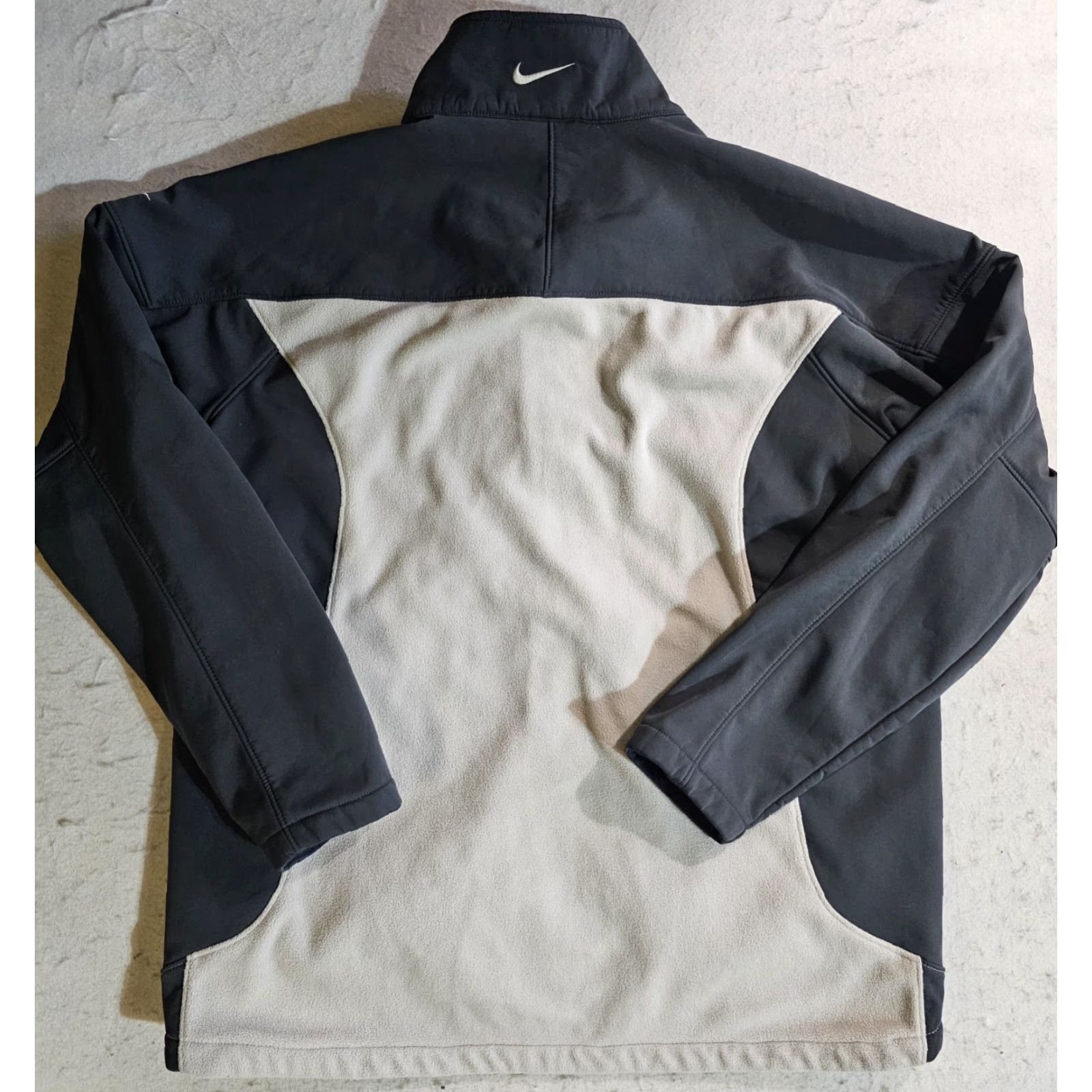 Nike VINTAGE Nike Classic Full Zip Fleece Soft Shell Jacket Gray 2 Tone Mens XL Size Gray Nike Jacket 2 Tone Logo Zipper Embroidered Casual Sportswear Size US XL / EU 56 / 4 - 7 Thumbnail