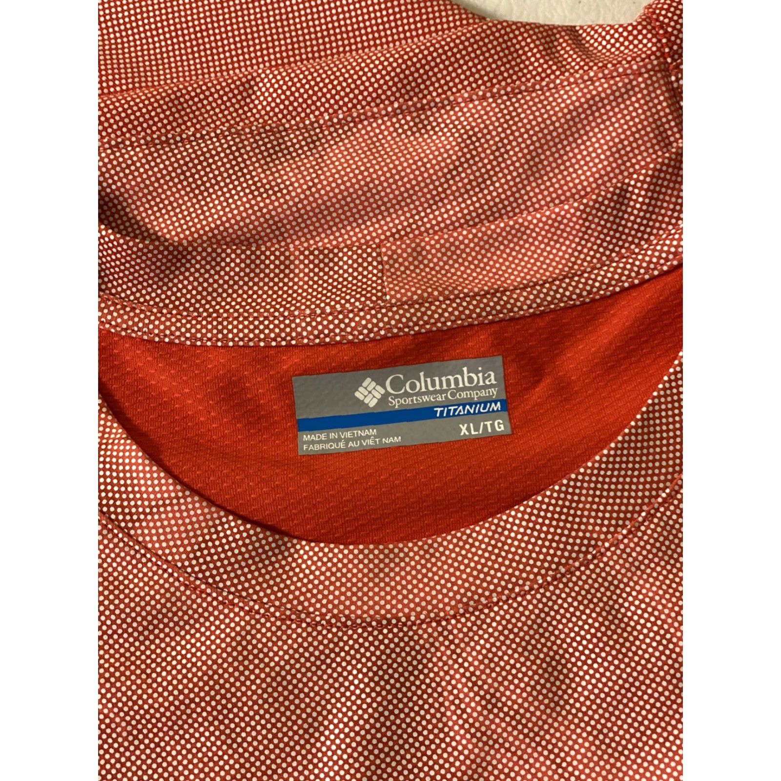 Logo 7 COLUMBIA TITANIUM XL Logo Athletic Short Sleeve T-Shirt Compression Coral Camo Shirt Men XL Orange Camouflage Graphic Size US XL / EU 56 / 4 - 6 Thumbnail