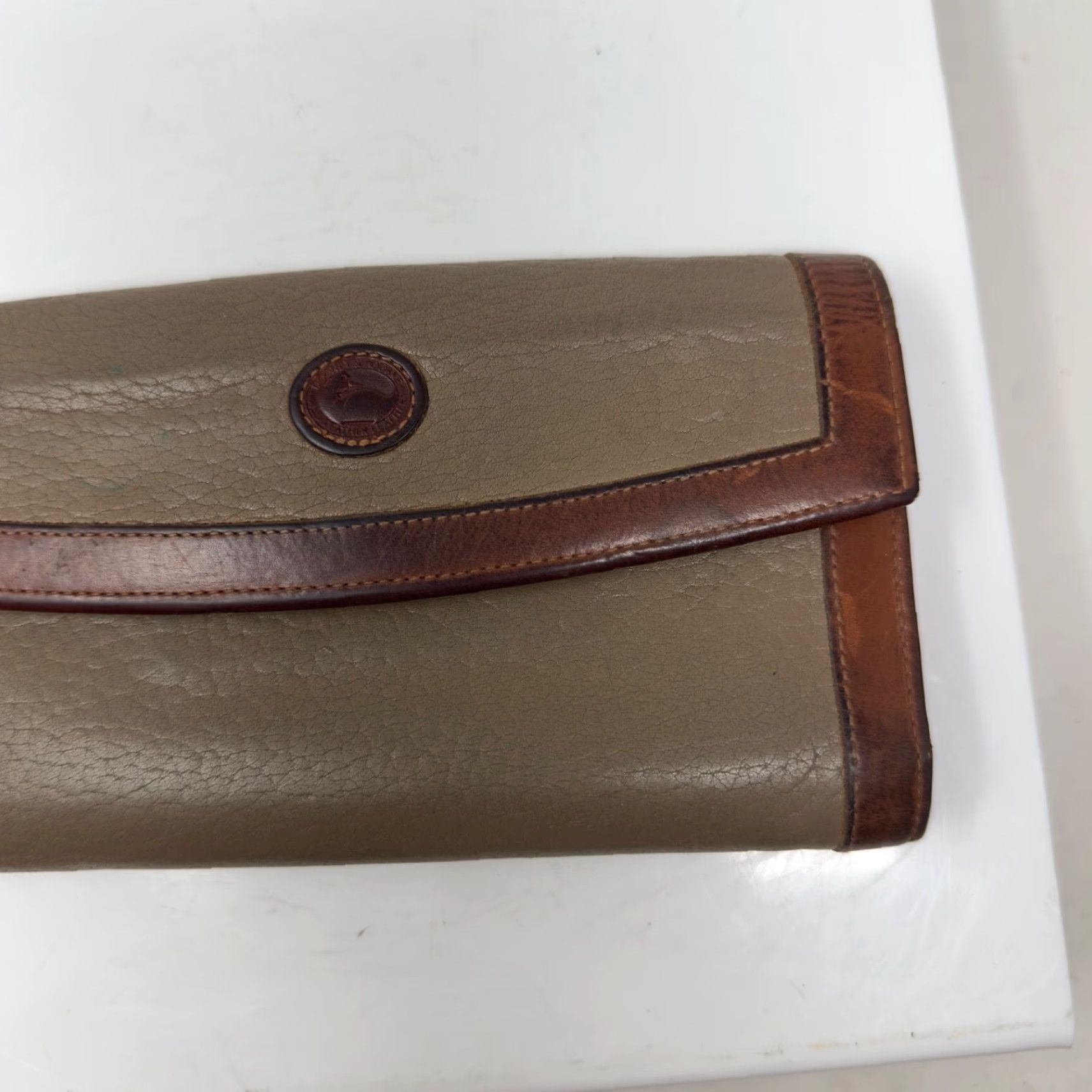 Dooney & Bourke VINTAGE Dooney & Bourke Wallet Shirt? Size ONE SIZE - 3 Thumbnail