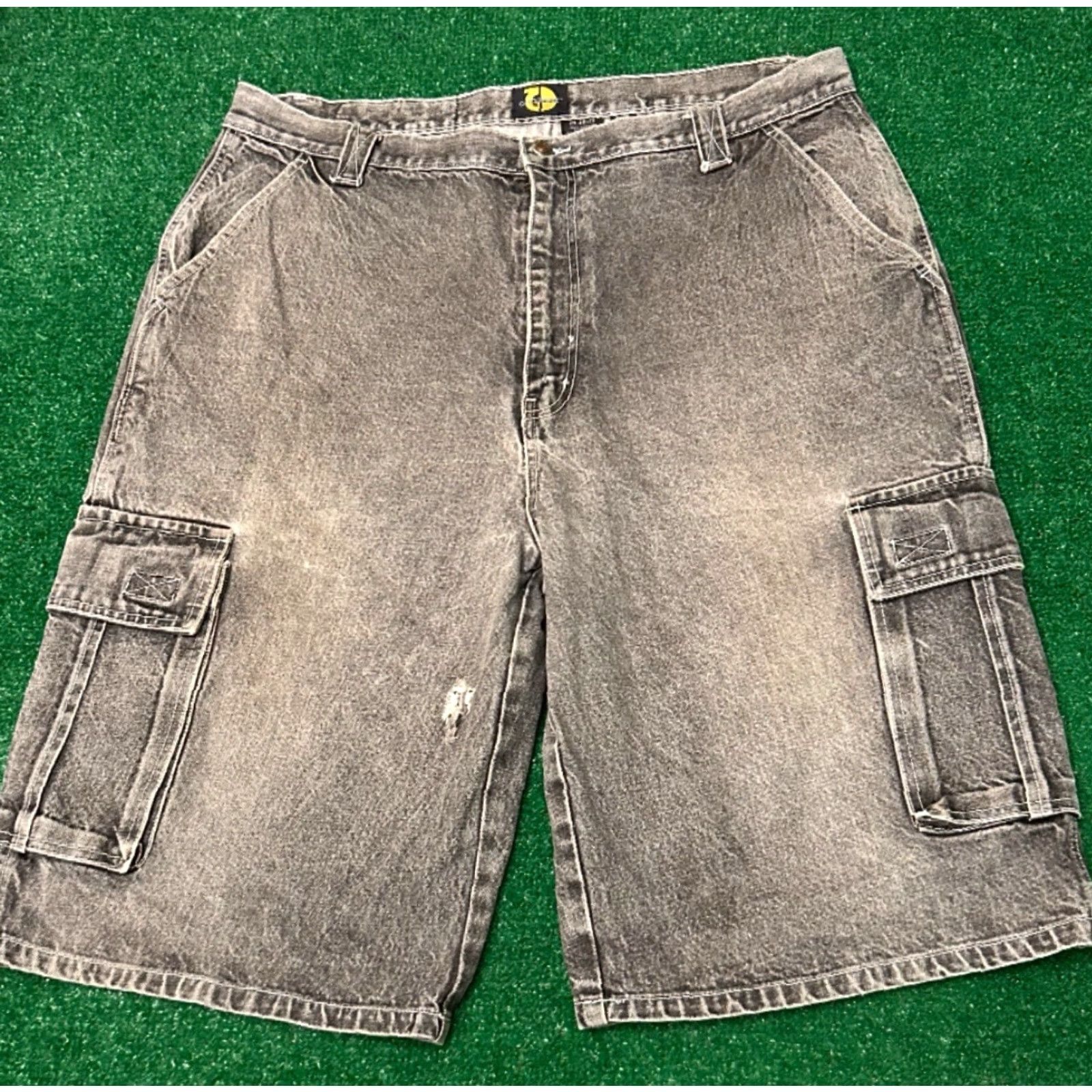 Vintage VINTAGE God Body Cargo Baggy Hip Hop Skater Grunge Jeans Shorts SZ 38 JNCO Jorts Mens Grunge Hip Hop Skater 2000s Pockets Size US 38 / EU 54 - 5 Thumbnail