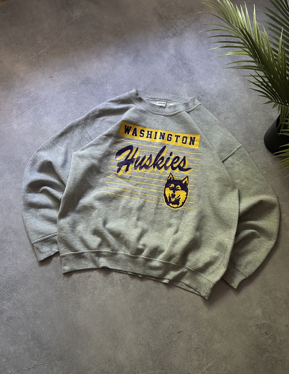 Vintage Vintage Washington Huskies Big logo sweatshirt 00s mens Size US L / EU 52-54 / 3 - 2 Thumbnail