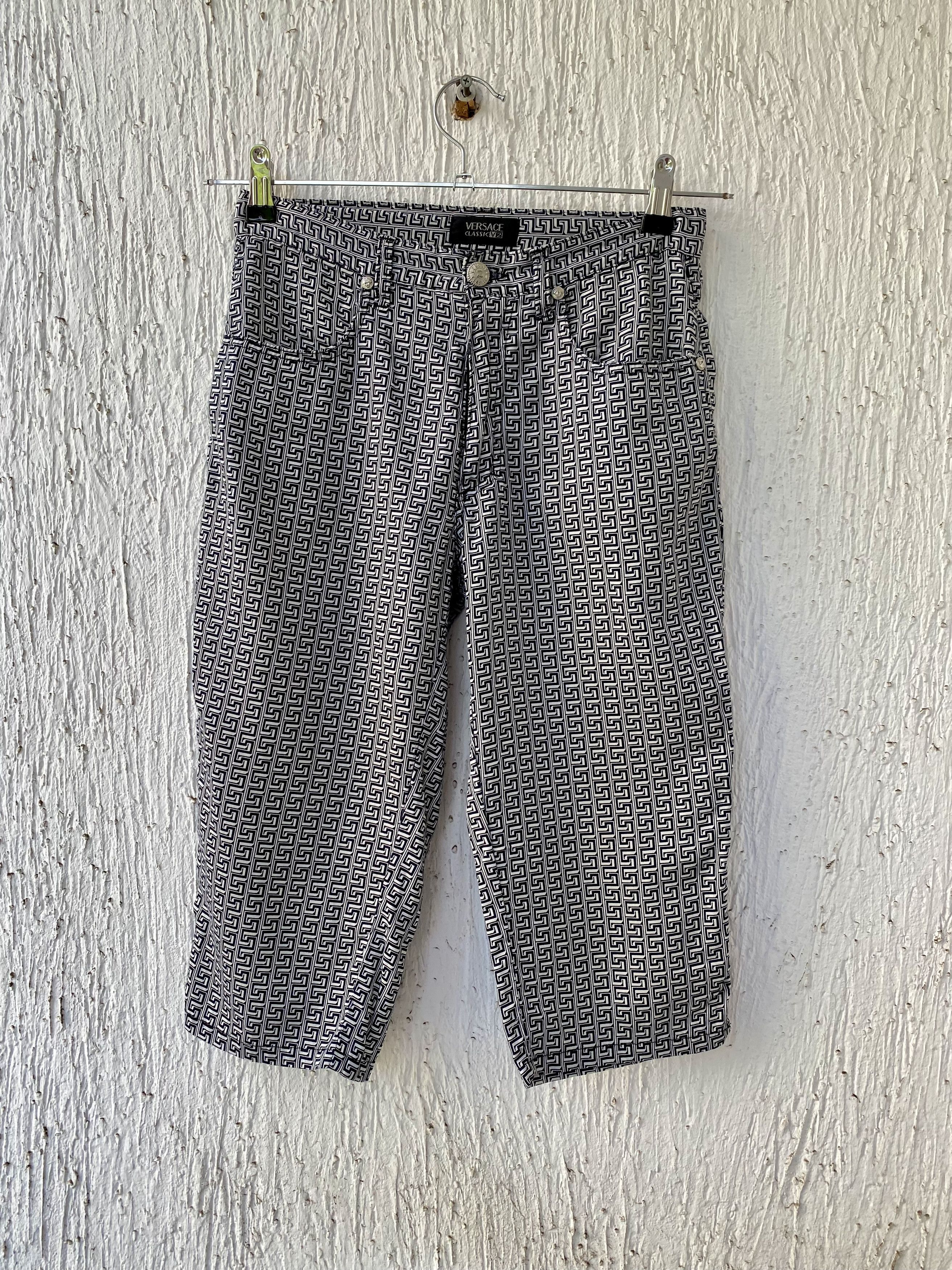 Versace 1990s Greca geometric print cropped trousers Size US 28 / EU 44 - 1 Thumbnail