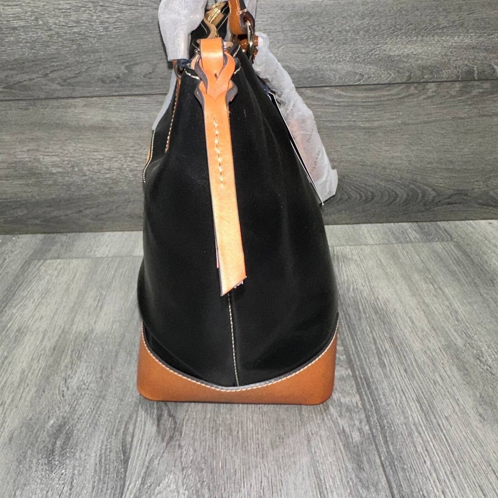 Dooney & Bourke Dooney & Bourke Wexford Leather Carer Tote Black bag A626468 Size ONE SIZE - 6 Thumbnail