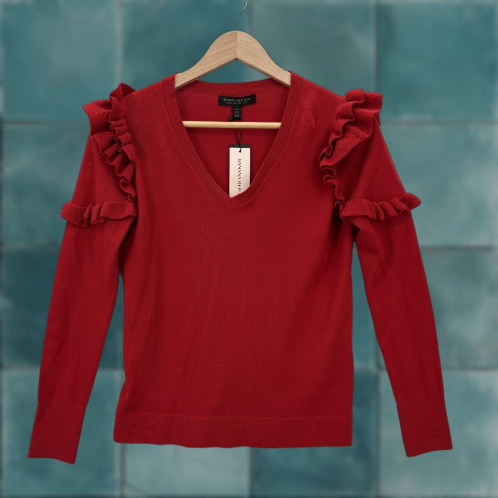 Banana Republic Banana Republic Sweater Womens XS Petite Red Merino Wool V-Neck Ruffle Pullover Size XS / US 0-2 / IT 36-38 - 1 Thumbnail