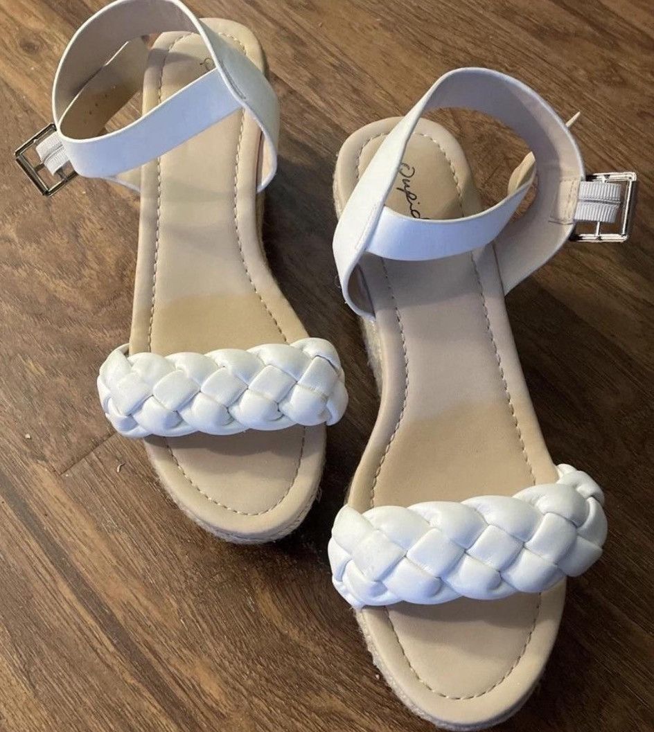 Other Qupid women’s white sandals brand new in box size 8 Size US 8 / IT 38 - 1 Thumbnail