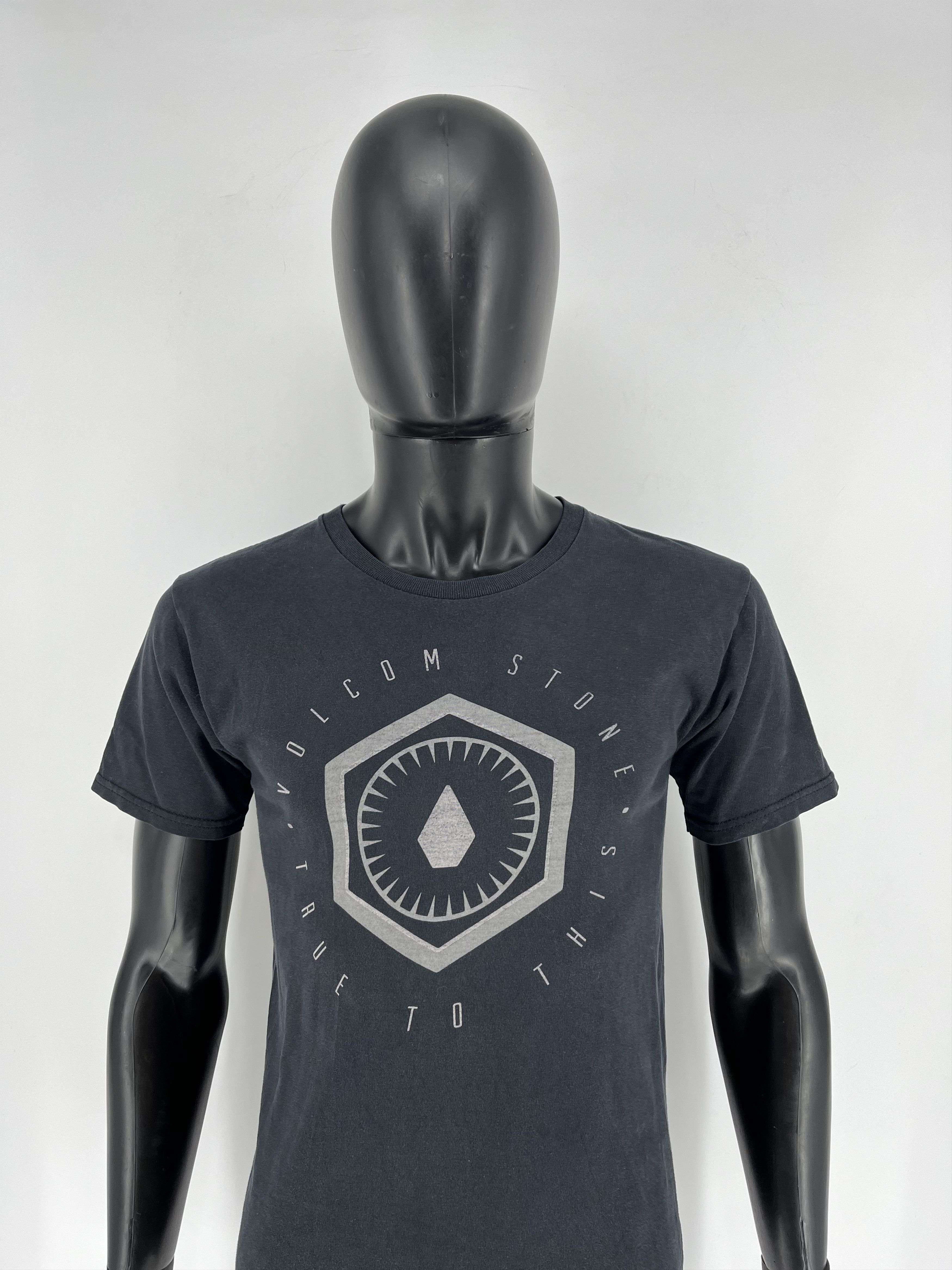 Band Tees × Volcom Vintage Y2K Volcom Stone Skateboard Pin Logo Design Tshirt Size US S / EU 44-46 / 1 - 1 Thumbnail