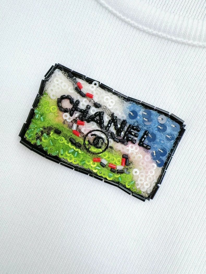 Chanel Chanel 23C Embroidered Sequin White T-Shirt Size M / US 6-8 / IT 42-44 - 3 Thumbnail