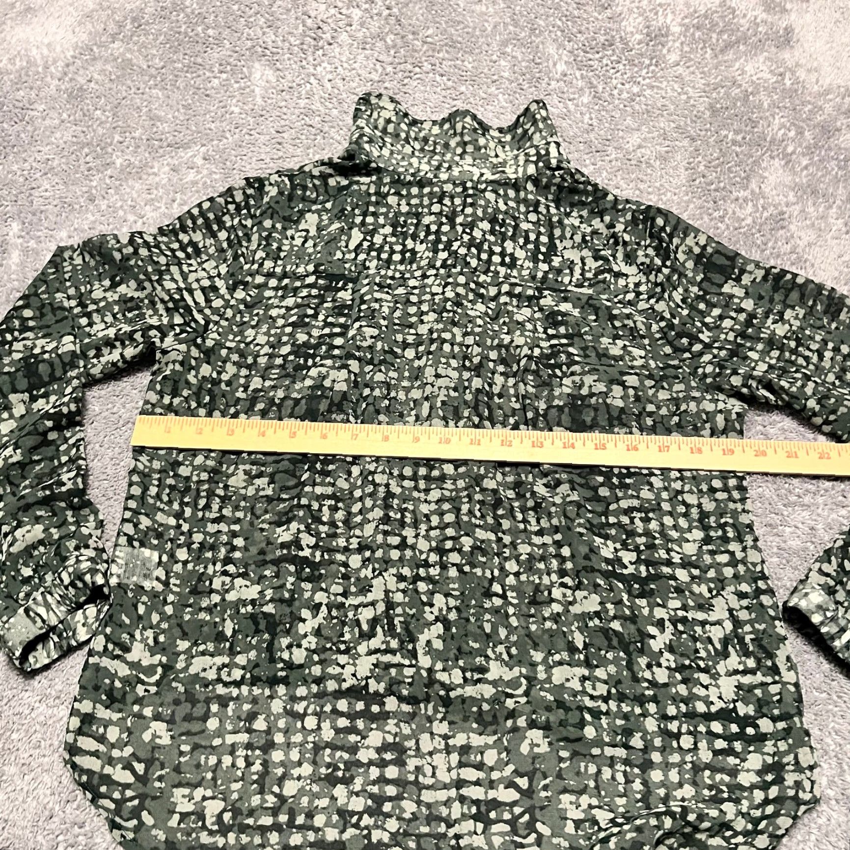 Vintage CAbi Shirt Blouse Womens Small Twist Front Long Sleeve Semi Sheer Green 4339 Womens Size S / US 4 / IT 40 - 4 Thumbnail
