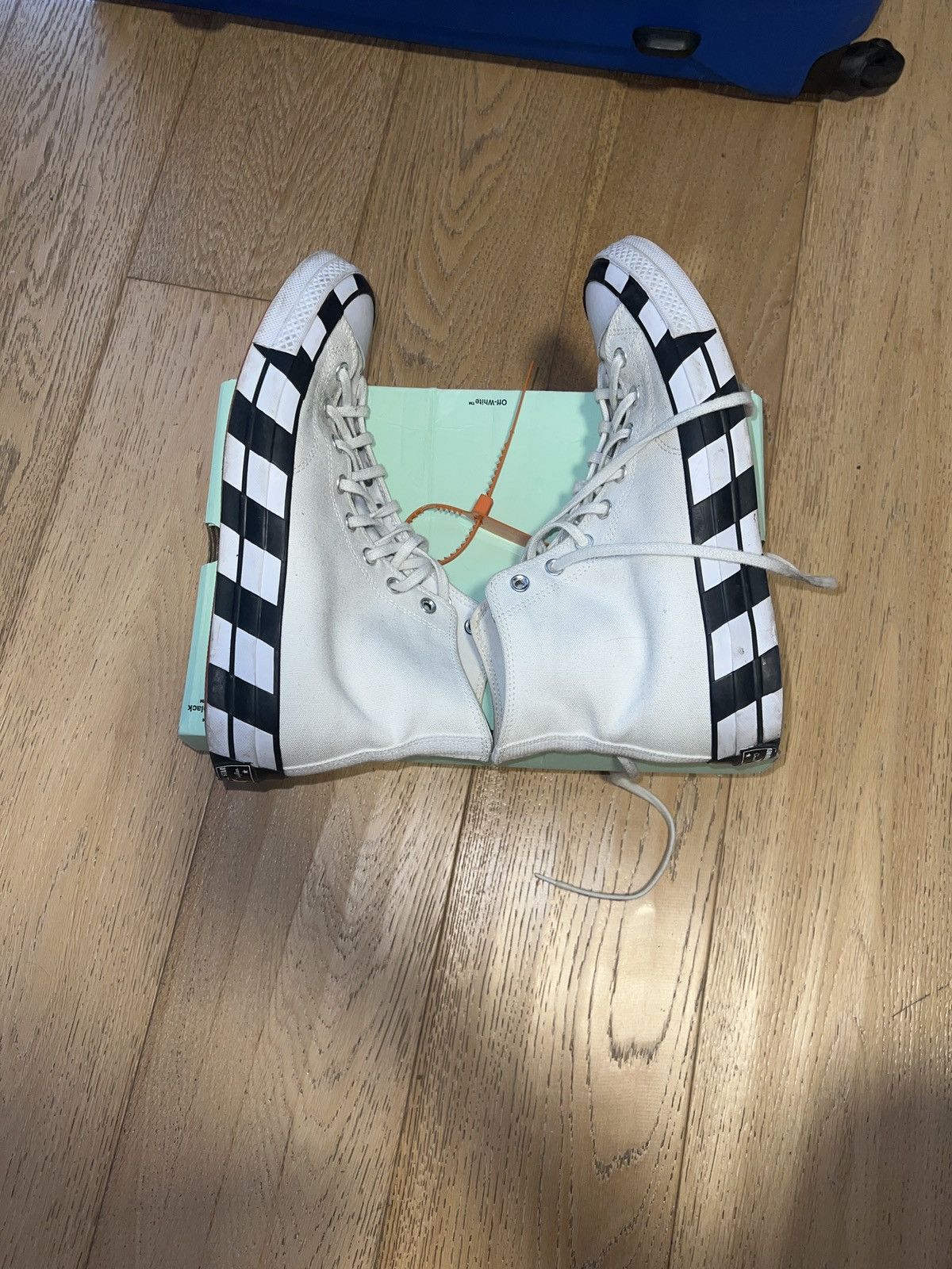 Converse × Off-White Off White Converse Chuck 70 Size US 11 / EU 44 - 3 Thumbnail