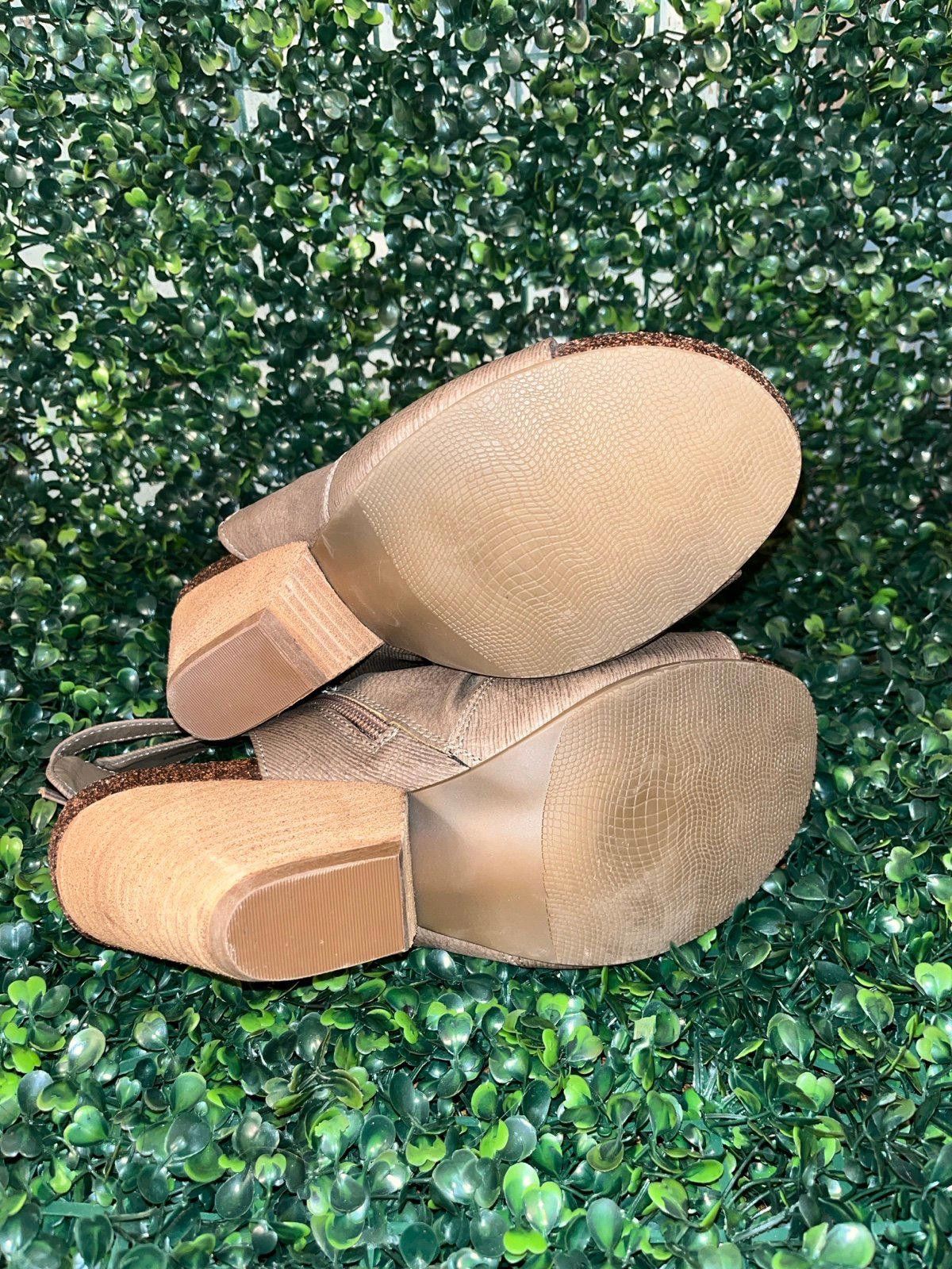 Designer Hokus Pokus taupe Heeled peep-toe booties, size 9.5 Size US 9.5 / IT 39.5 - 6 Thumbnail