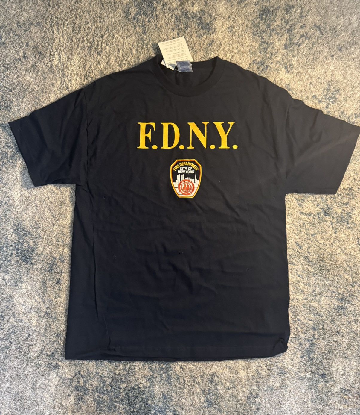 Vintage Vintage New York Fire Department Tee Size US L / EU 52-54 / 3 - 1 Thumbnail