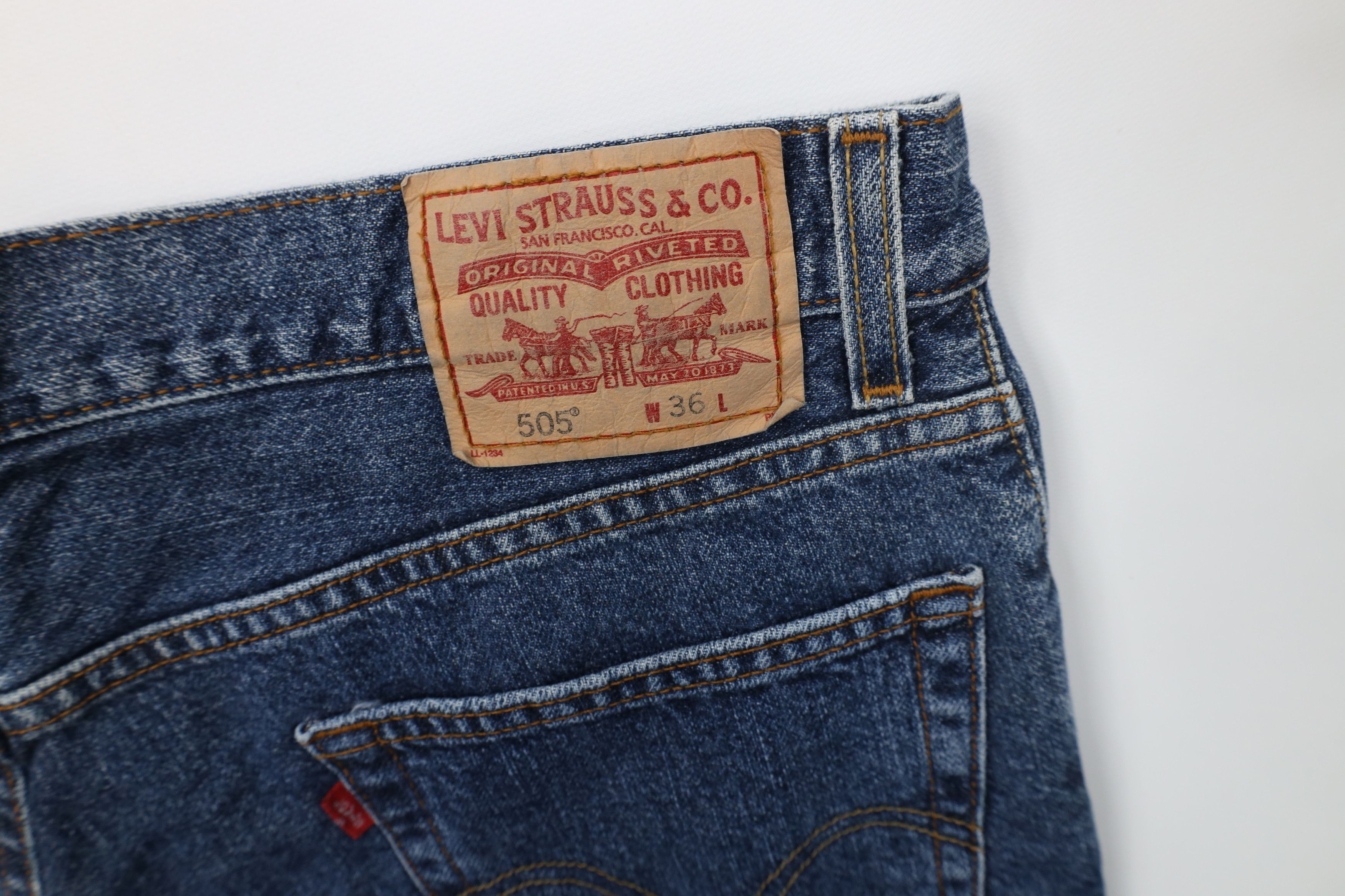 Levi's Vintage Y2K 2005 Levis 505 Fit Denim Jean Shorts Jorts Size US 36 / EU 52 - 12 Thumbnail