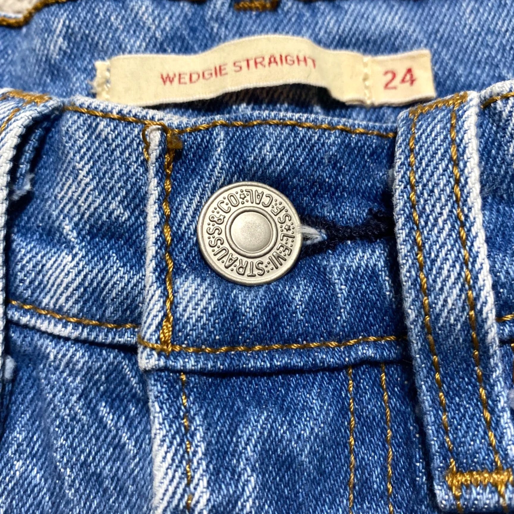 Levi's VINTAGE Levi's Jeans Womens 24 Blue Denim Wedgie Straight Button Fly Acid Wash 90s Style Jeans Womens Size 42" / US 20 - 4 Thumbnail