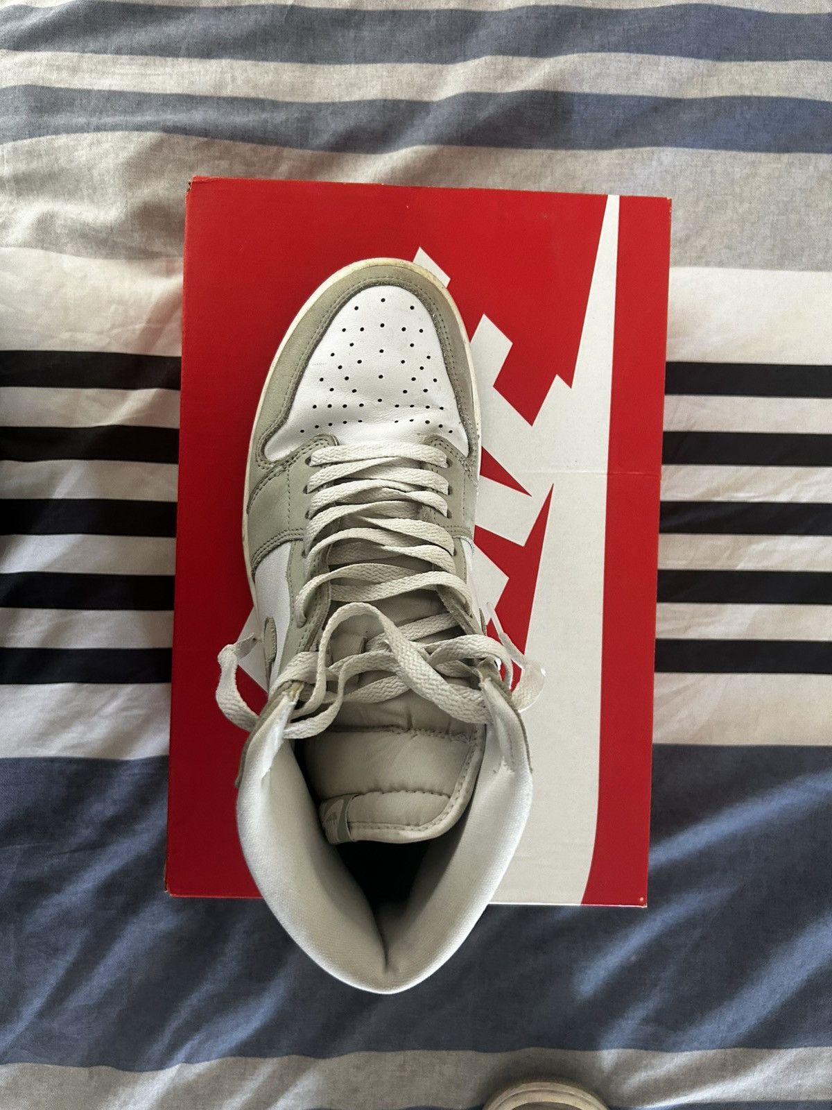 Nike Jordan 1 seafoam Size US 10 / EU 43 - 2 Thumbnail