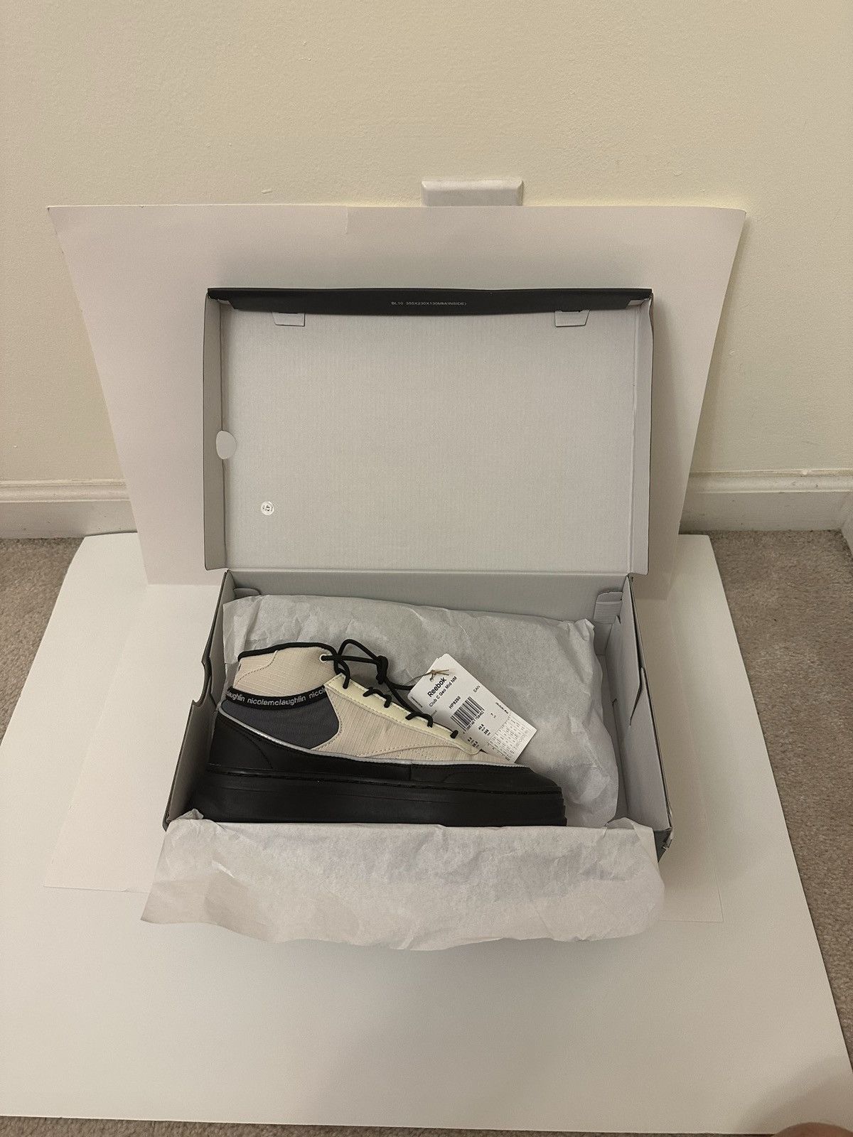 Reebok RARE Reebok x Nicole Mclaughlin Club C Geo Mid Size US 8 / EU 41 - 7 Thumbnail