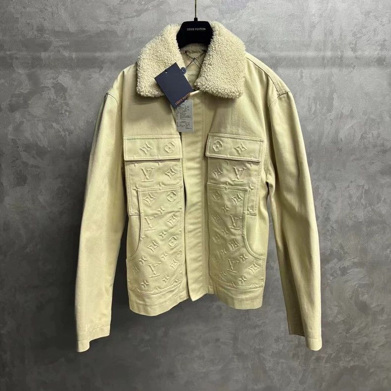 Louis Vuitton Louis Vuitton Large pocket jacket with detachable fur colla Size US S / EU 44-46 / 1 - 1 Thumbnail