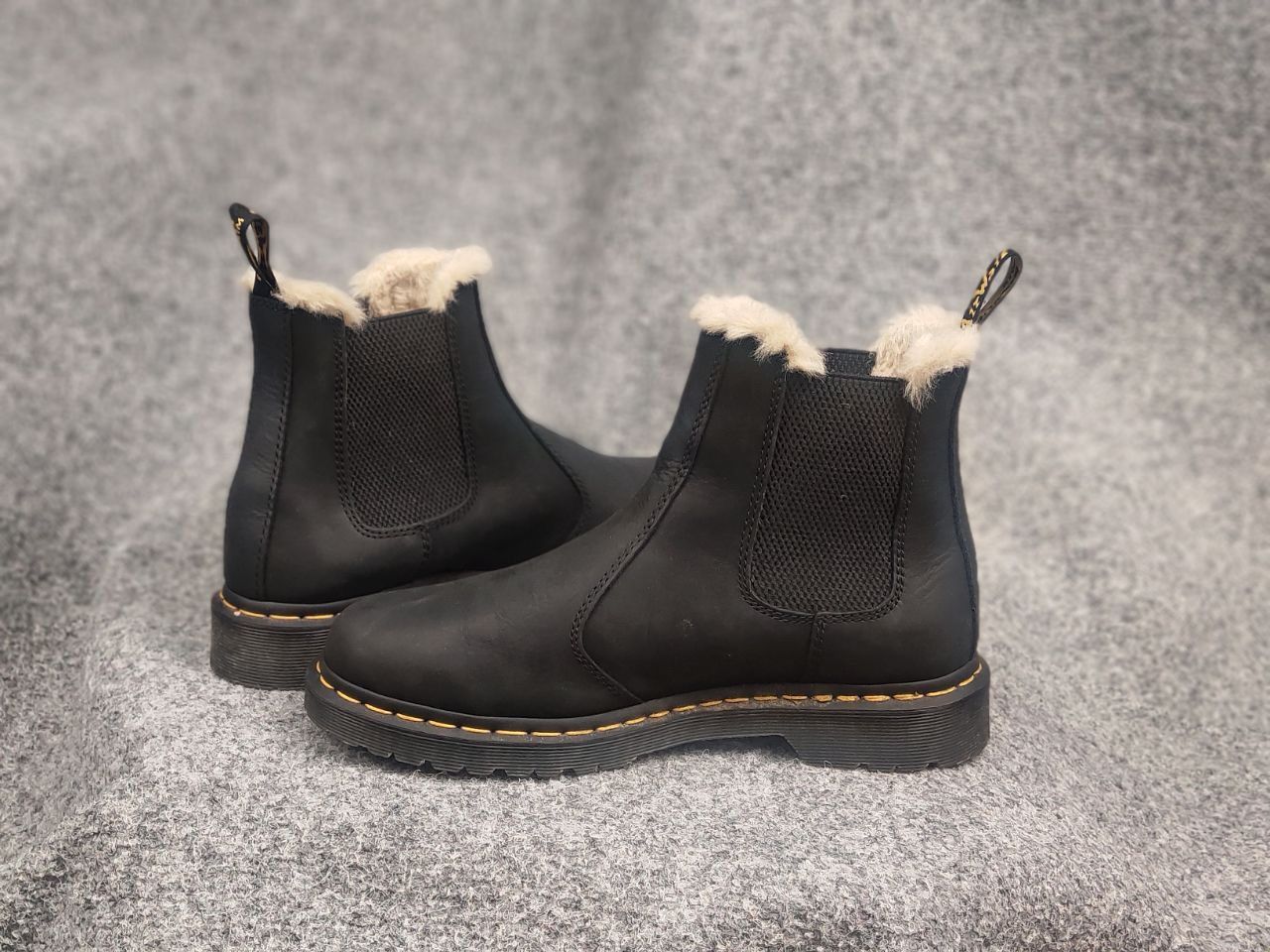 Dr. Martens Dr.Martens 2976 Leonore Leather Fur Lined Chelsea boots Size US 11 / IT 41 - 12 Thumbnail