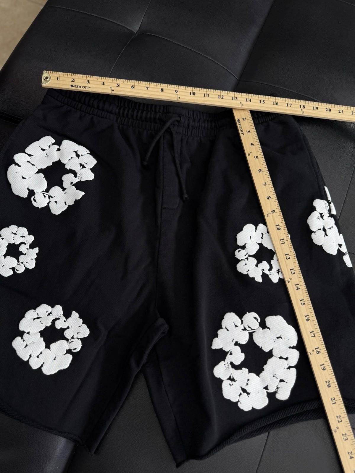 DENIM TEARS Denim Tears Cotton Wreath Shorts Black BRAND NEW 2025 (XL) Size US 36 / EU 52 - 6 Thumbnail
