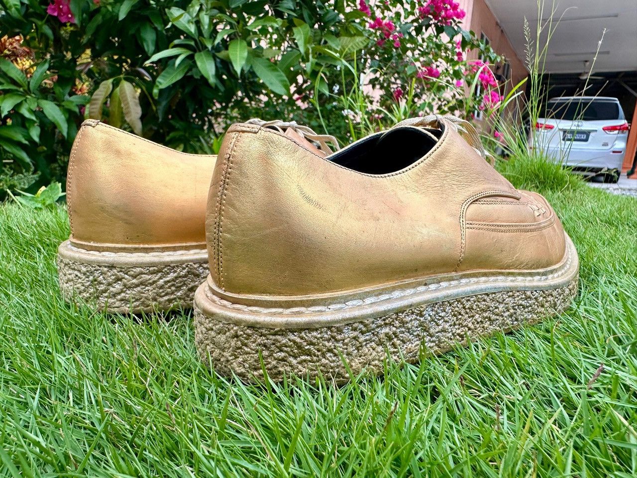 Hedi Slimane × Saint Laurent Paris Saint Laurent By Heidi Slimane Metallic Gold Lace Up Classic Size US 9.5 / EU 42-43 - 8 Thumbnail