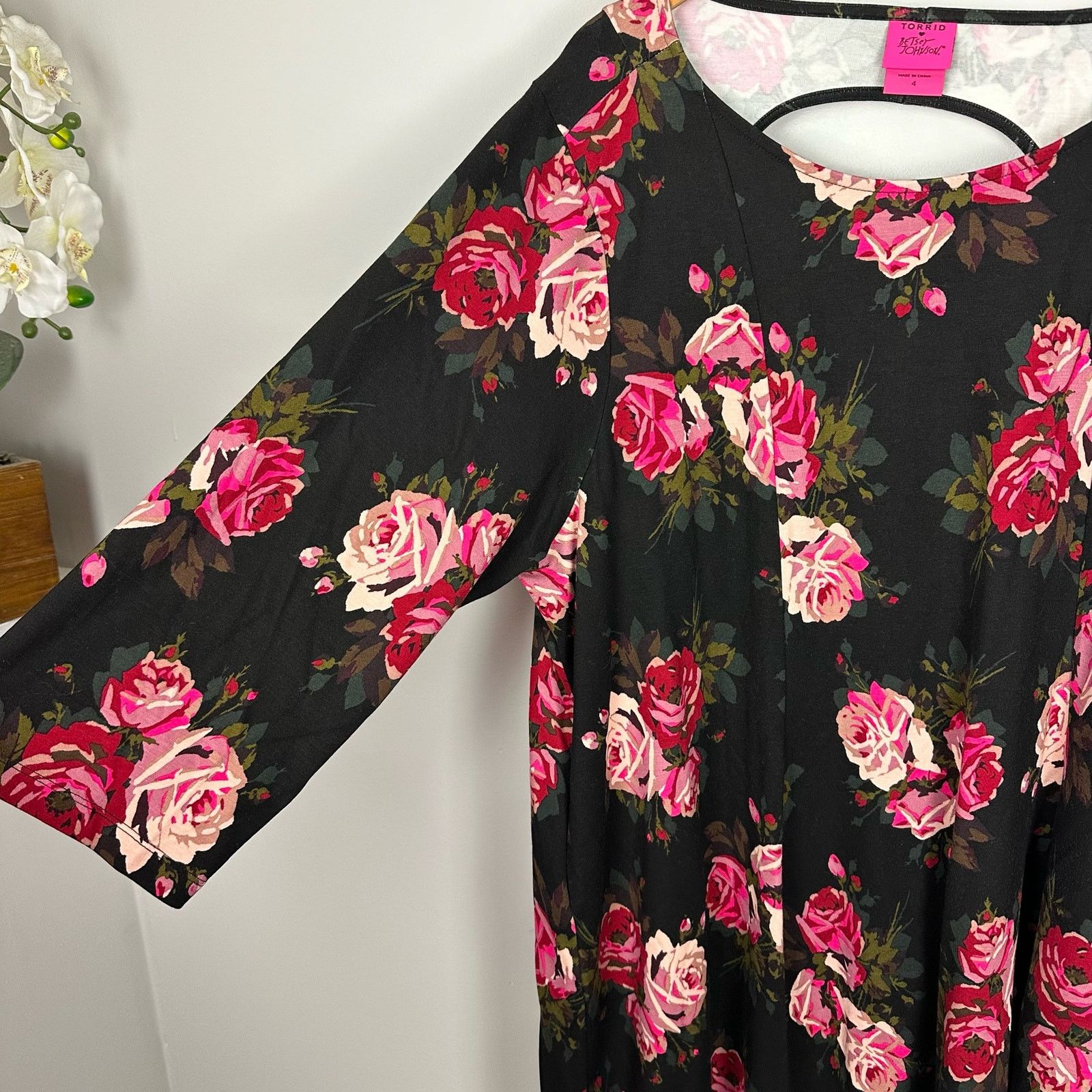 Betsey Johnson Betsey Johnson Black Floral Rose Fit n Flare Jersey Dress 4X Size 4XL / US 24-26 - 6 Thumbnail