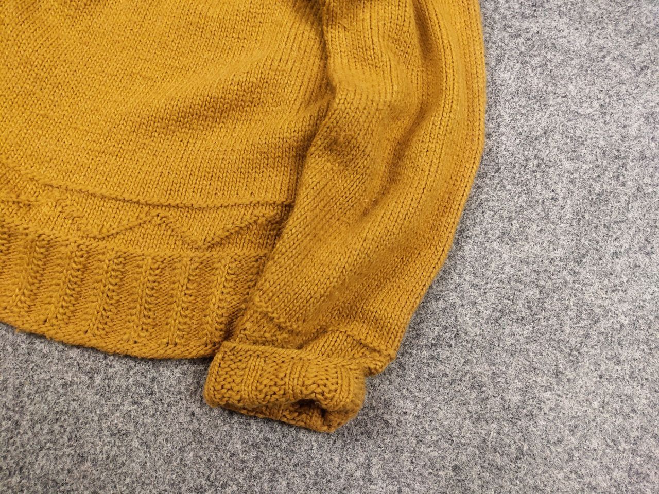 JW Anderson × Uniqlo JW Anderson x Uniqlo Wool Blend Knit Yellow Womens Sweater Size S / US 4 / IT 40 - 5 Thumbnail
