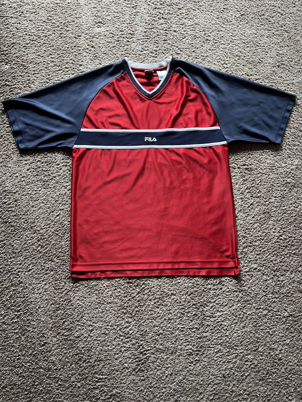 Fila Fila vintage men’s jersey sized M red and navy blue Size US M / EU 48-50 / 2 - 1 Thumbnail