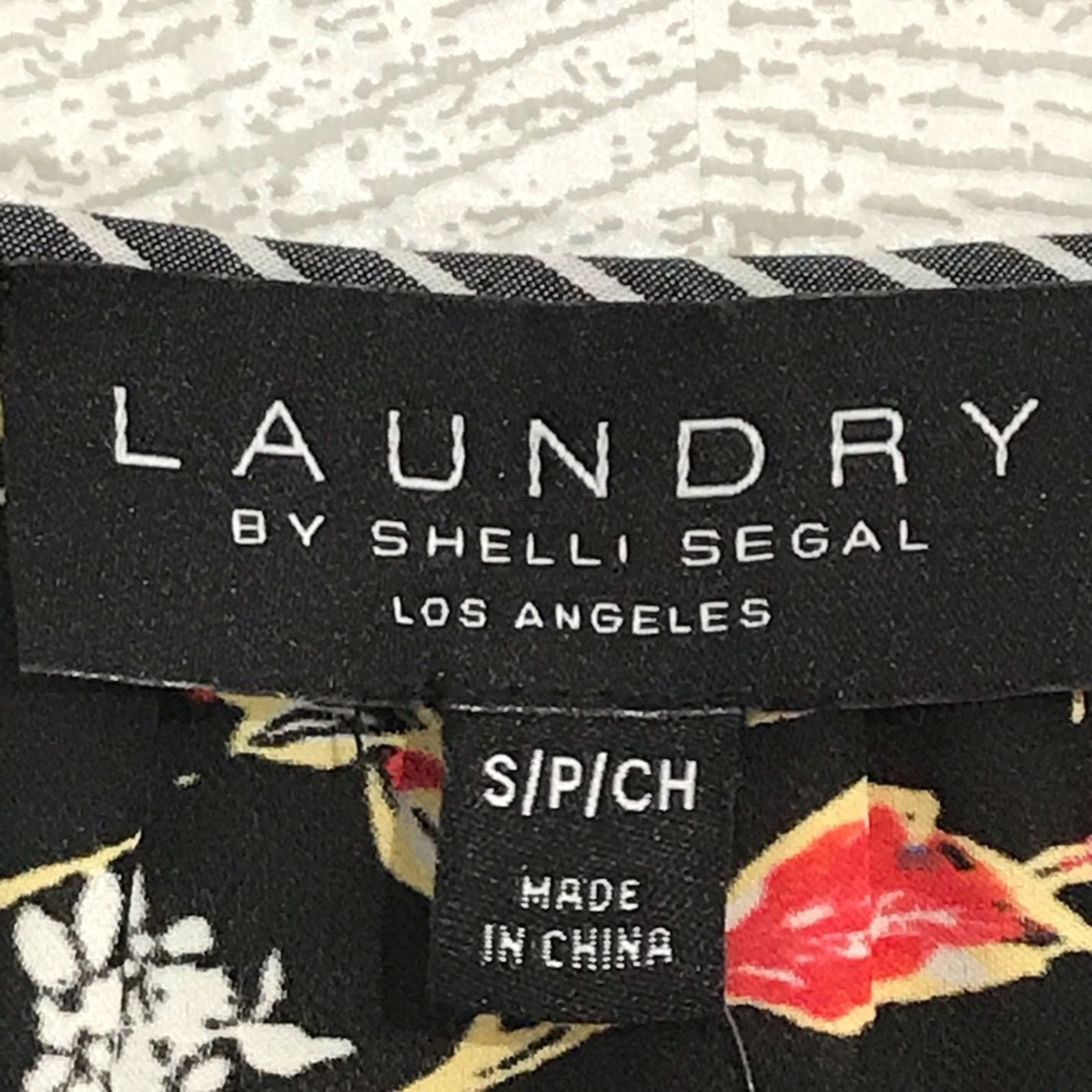 Laundry by Shelli Segal Laundry Shelli Segal Black Floral Wrap Top S NWT Size S / US 4 / IT 40 - 3 Thumbnail