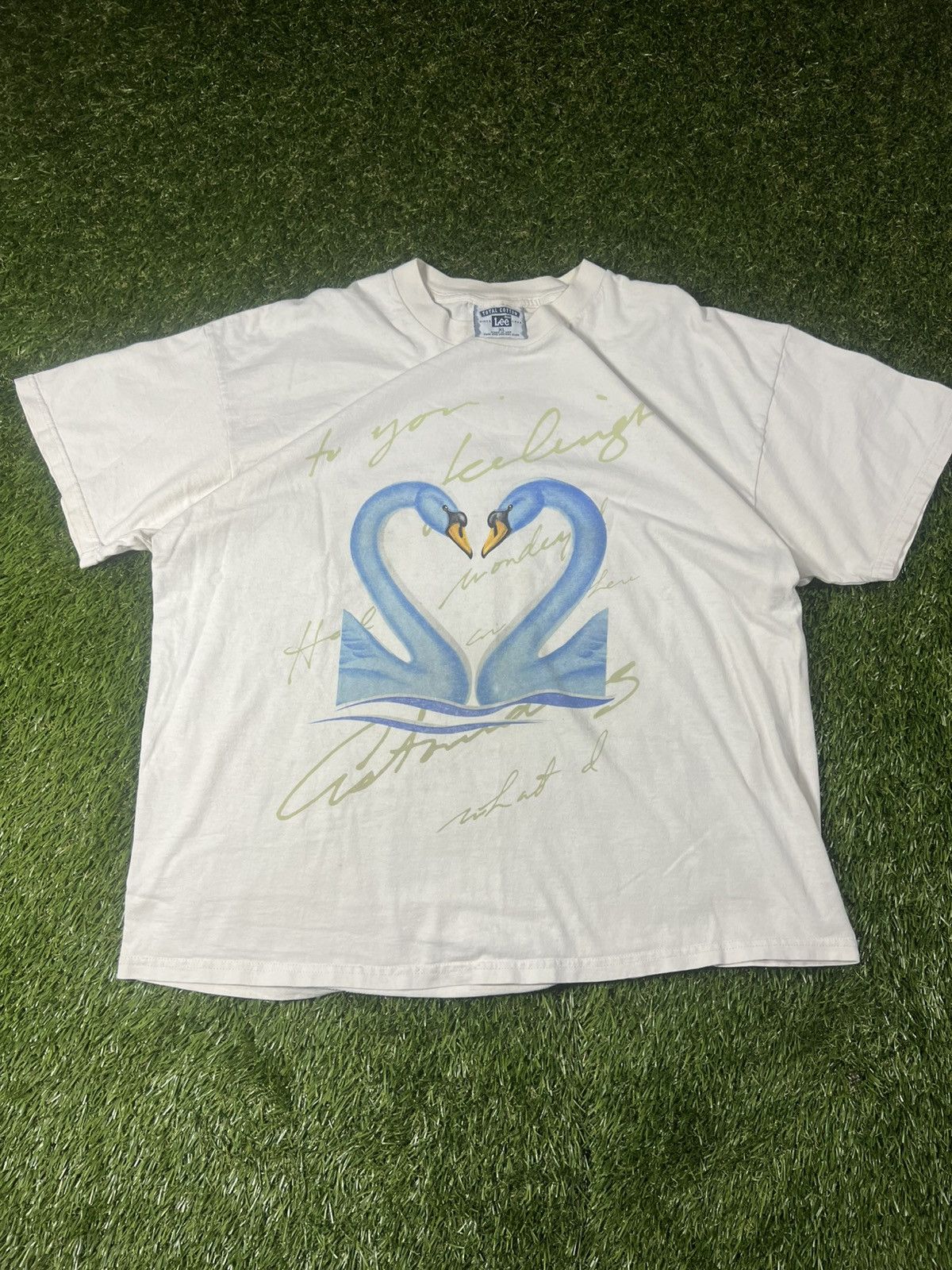 Vintage Vintage 90s Essential Swan Lover Graphic Heart Animal Tee Size US XL / EU 56 / 4 - 1 Thumbnail