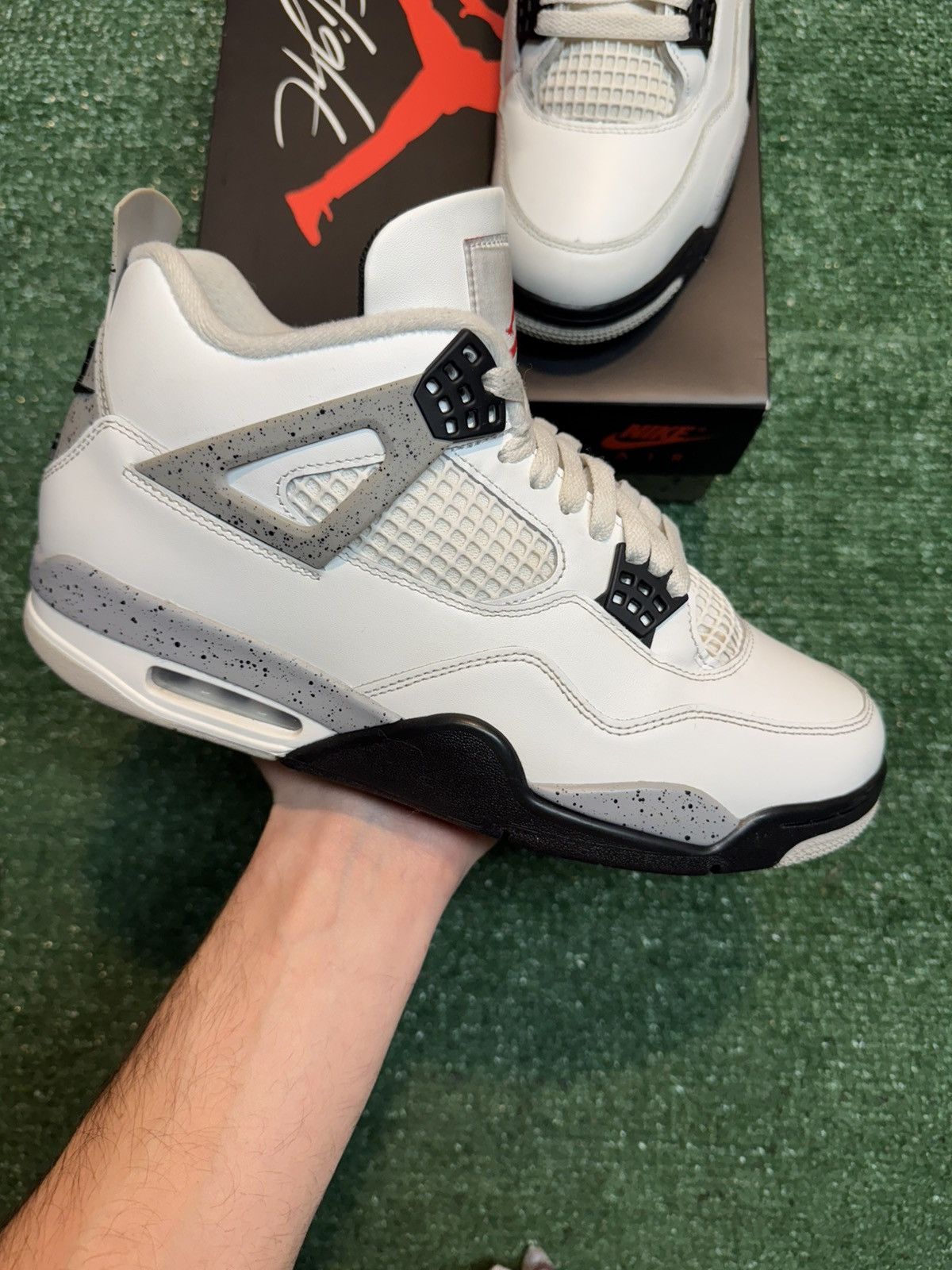 Jordan Brand Jordan Retro 4 White Cement Size 10.5 Size US 10.5 / EU 43-44 - 1 Thumbnail