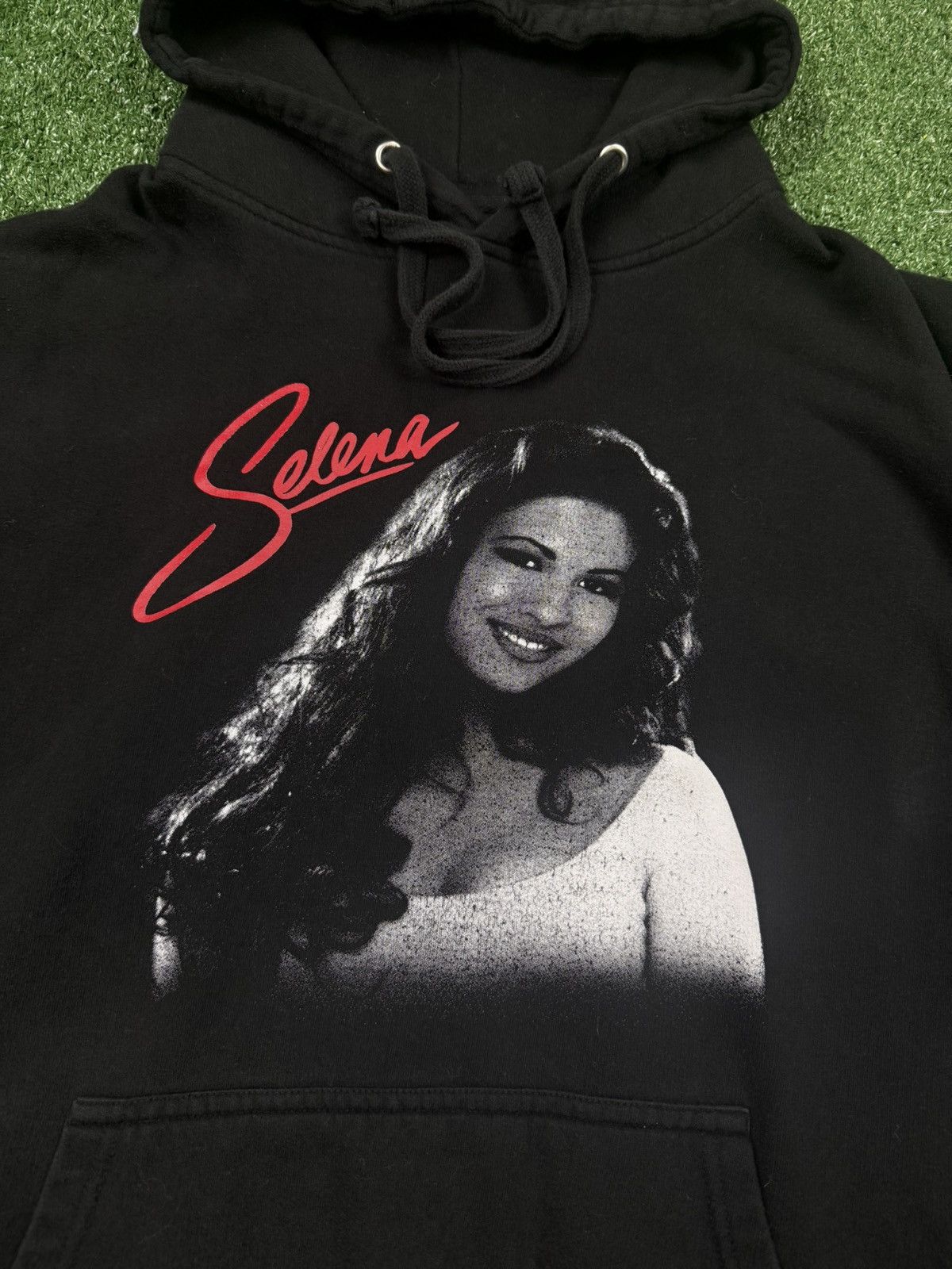 Vintage Vintage 1990- 2008 Selena Quintanilla black/red hoodie xl Size US XL / EU 56 / 4 - 2 Thumbnail