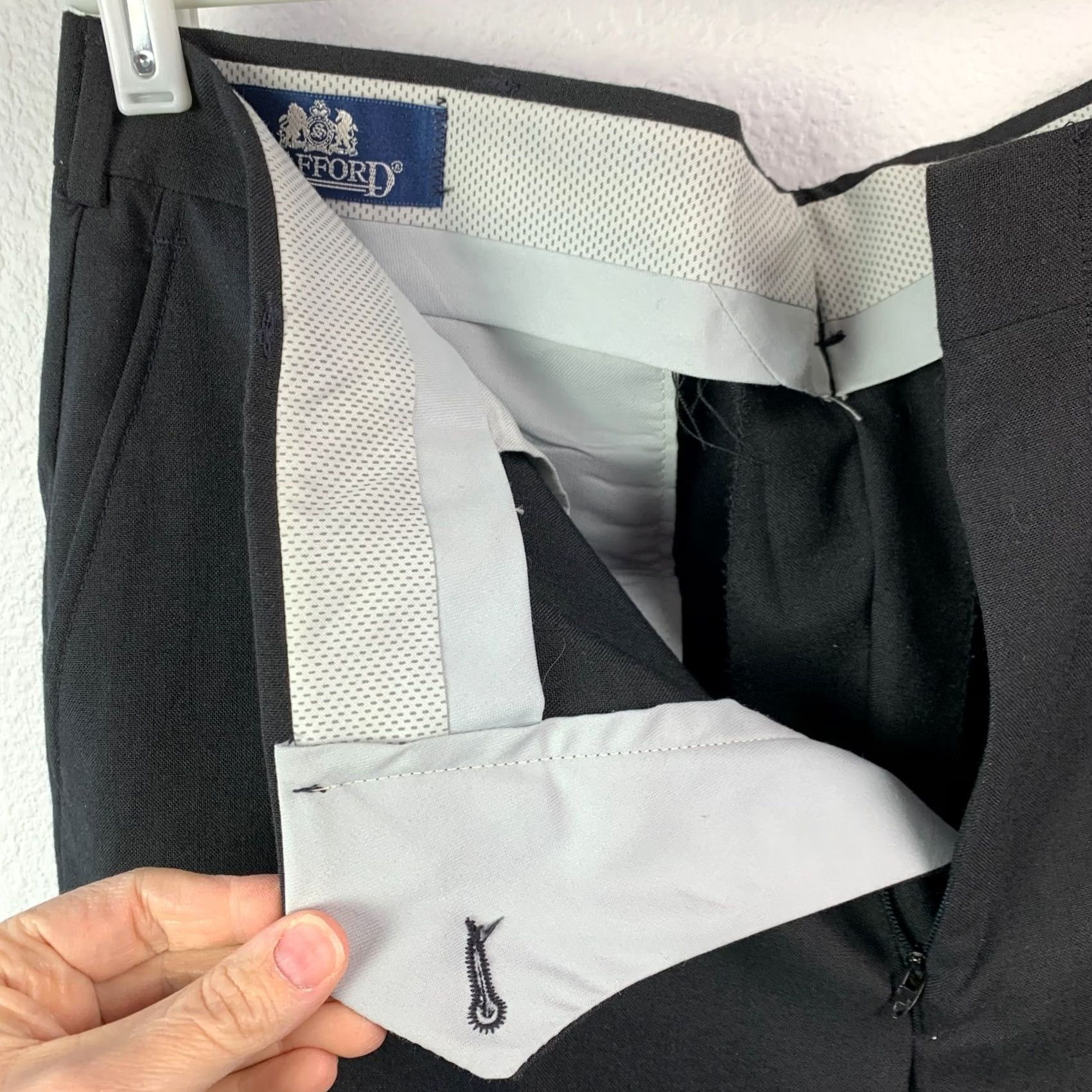 Stafford VINTAGE Stafford Black Worsted Wool Blend Dress Pants Mens 36 Regular 34x33 Tailored 1990s Wool Blend Black Mens Shoes? Size US 34 / EU 50 - 4 Thumbnail