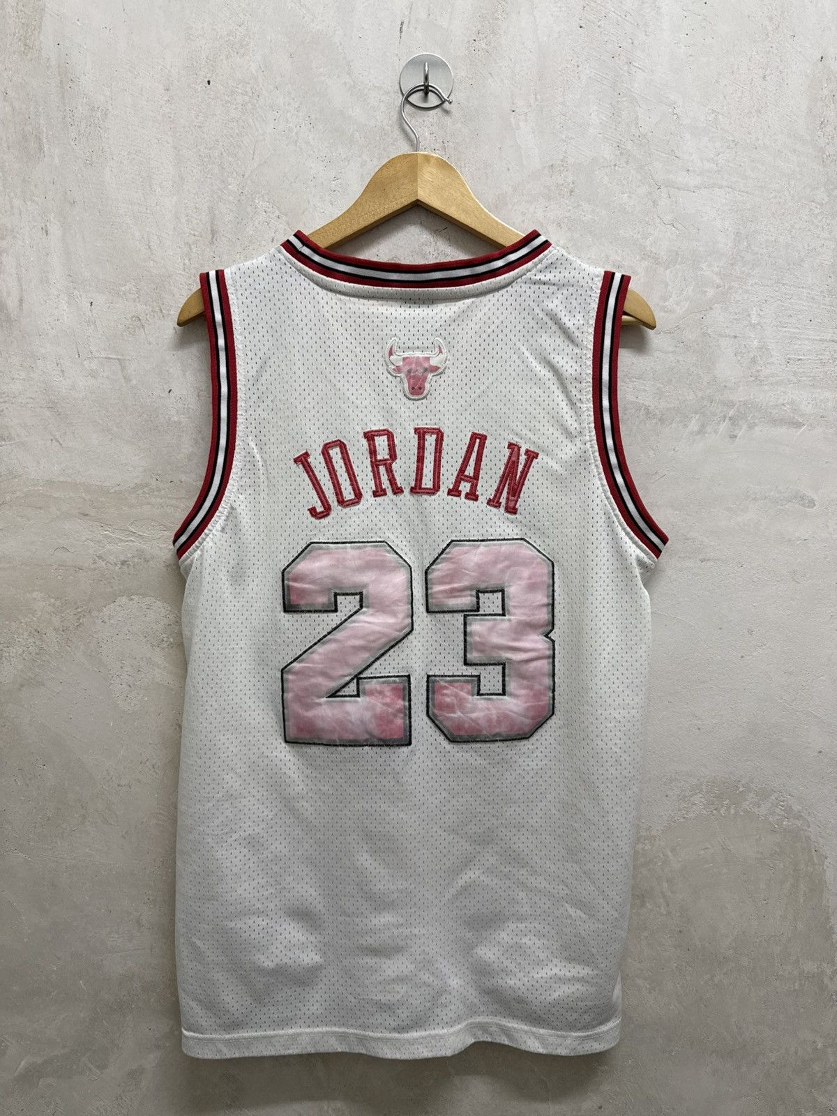 NBA 2000s Faded Michael Jordan Chicago Bulls NBA Jersey Size US S / EU 44-46 / 1 - 3 Thumbnail