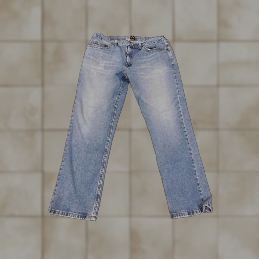 Lee Lee Jeans Men Jeans 36x30 Light Blue Distressed Denim Work Straight Regular USA Pocket Zipper Mid Rise 30 In Inseam Size US 36 / EU 52 - 1 Thumbnail